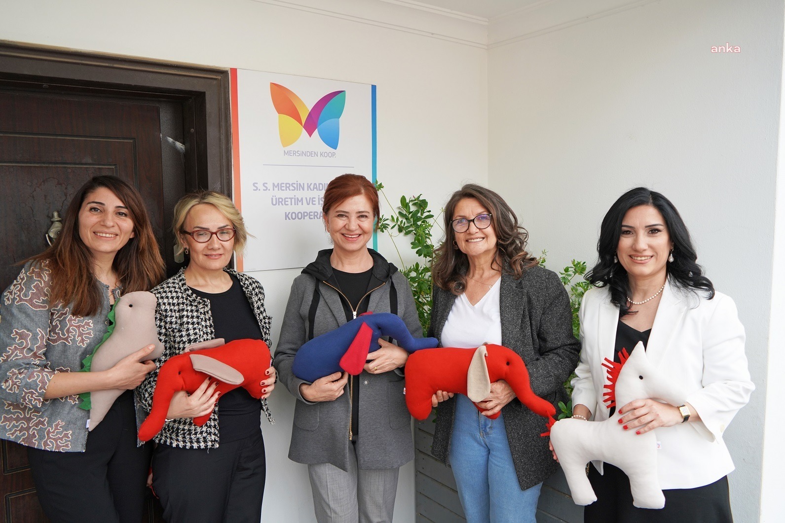MERSİNLİ KADINLARDAN ÜRETEN DAYANIŞMA