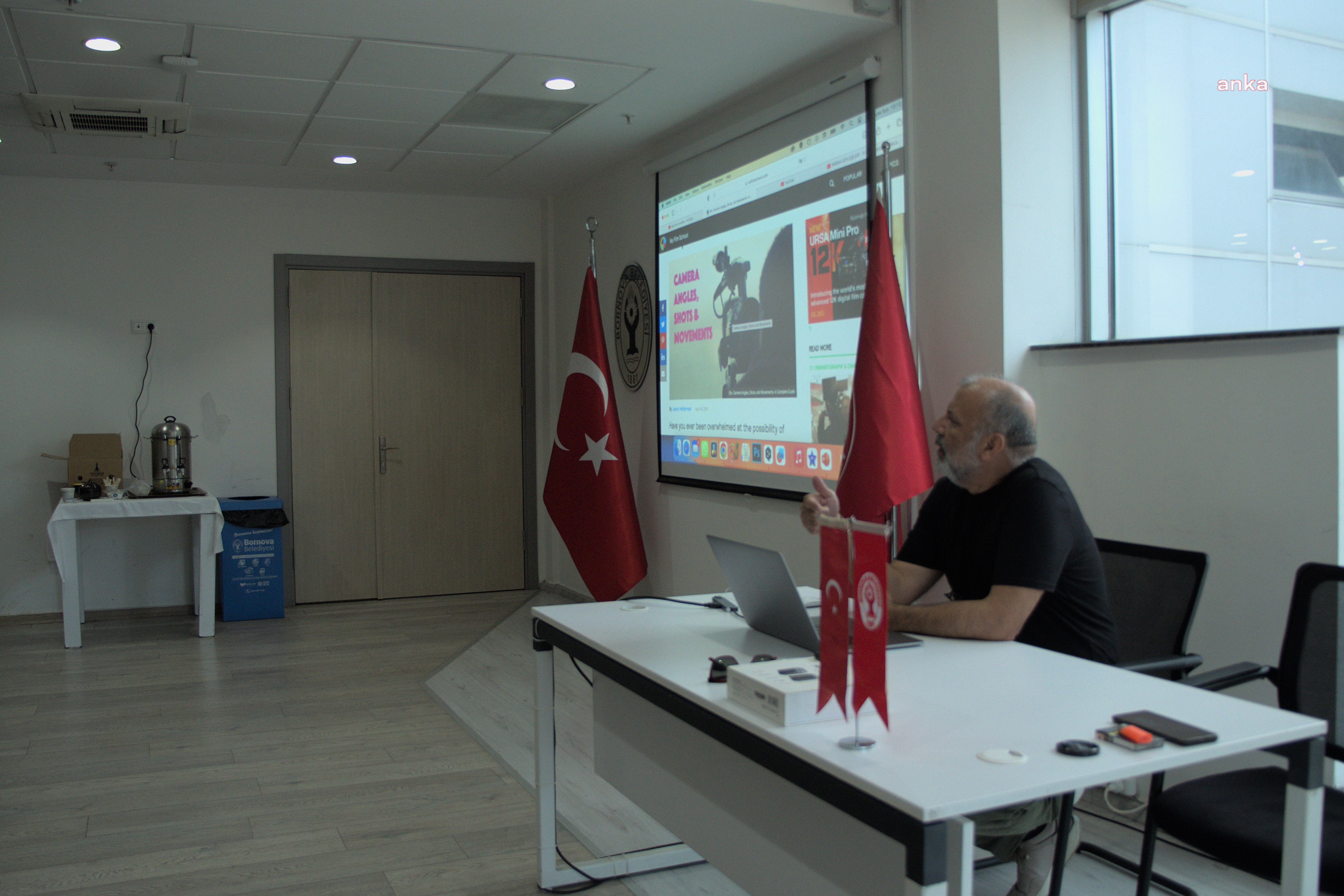 BORNOVA’DA ‘AKILLI TELEFONLA VİDEO ÇEKİM TEKNİKLERİ’ ATÖLYESİ