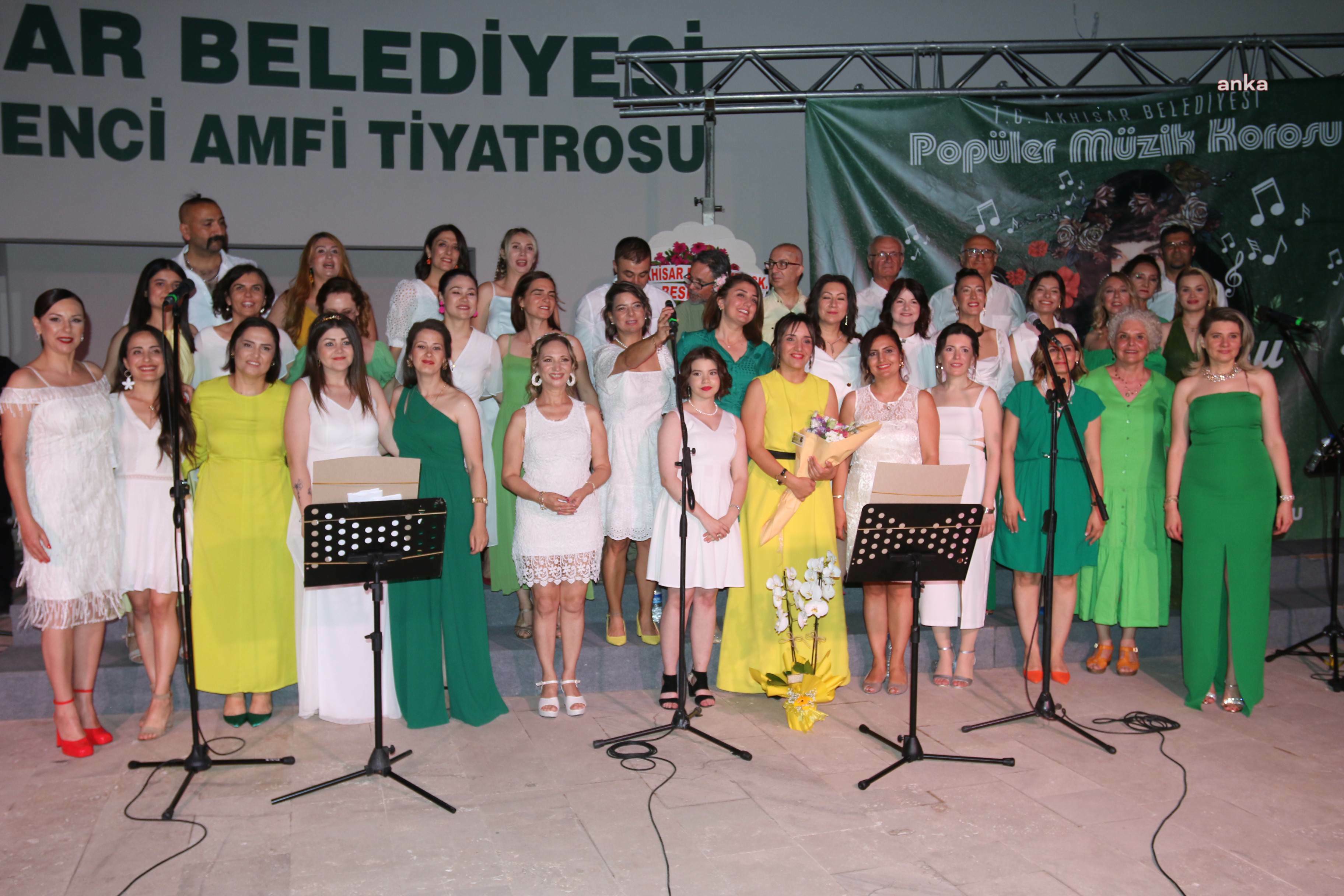AKHİSAR BELEDİYESİ’NDEN SEZEN AKSU ŞARKILARI GECESİ