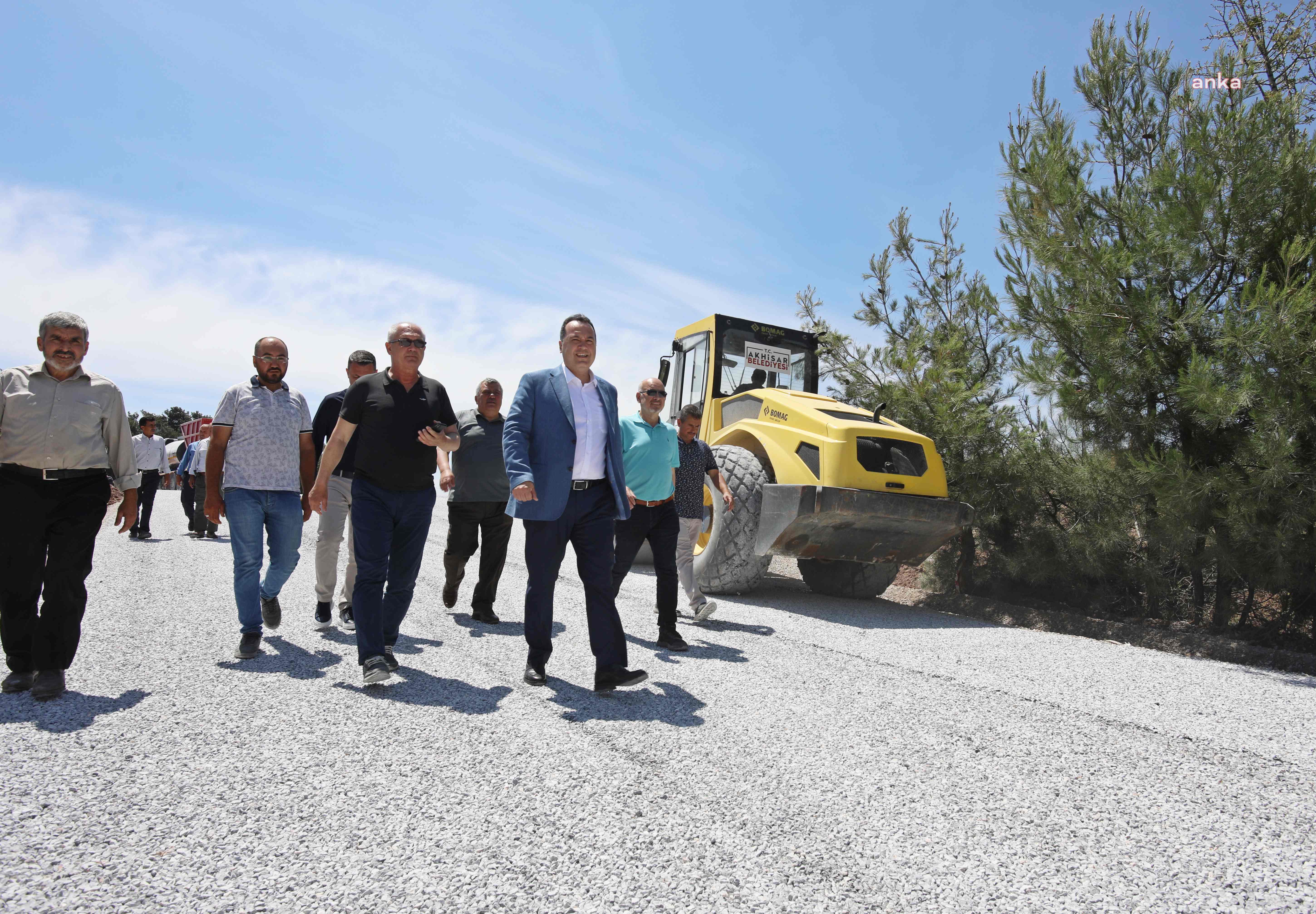 AKHİSAR BELEDİYESİ YOL ÇALIŞMALARINA DEVAM EDİYOR