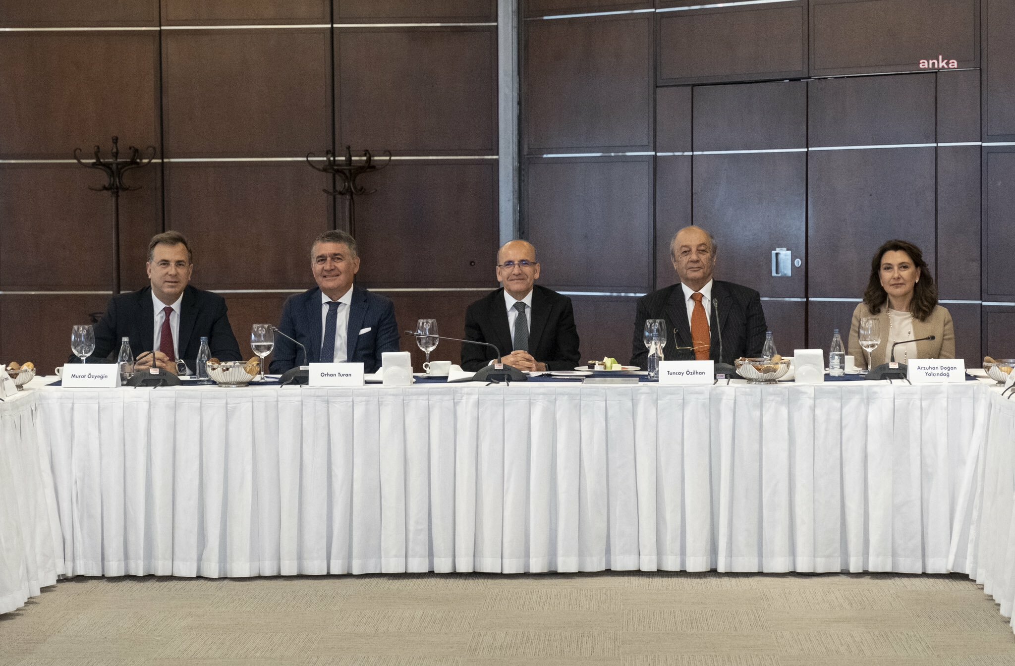 BAKAN ŞİMŞEK, TÜSİAD YÖNETİMİYLE GÖRÜŞTÜ