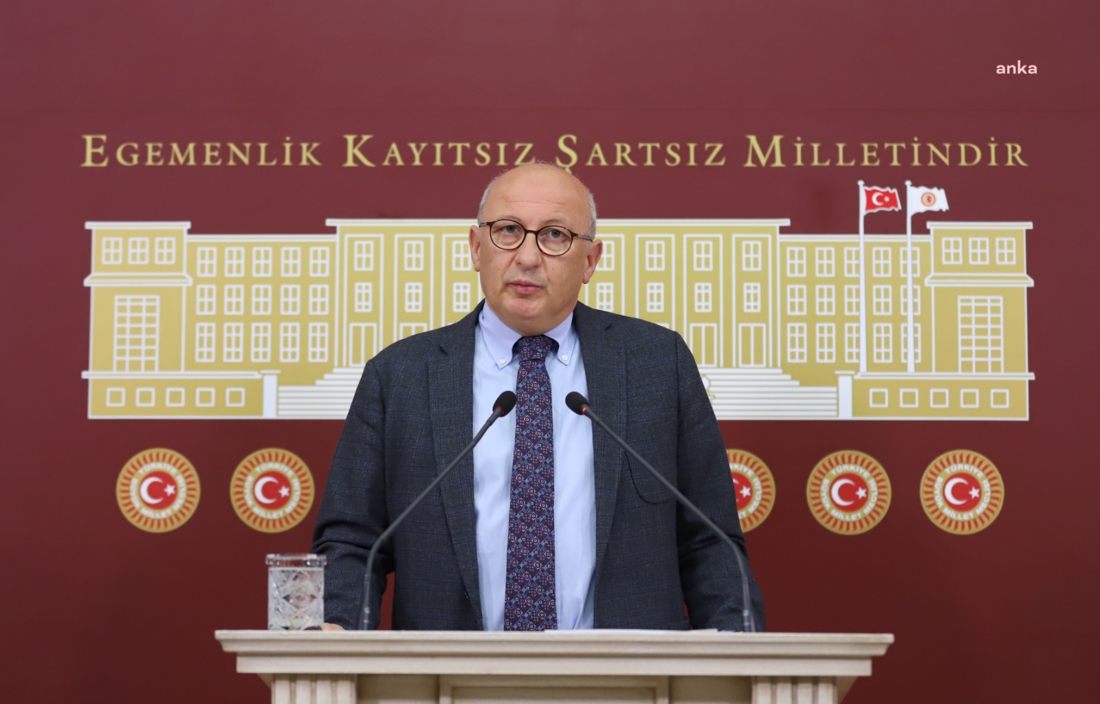 UTKU ÇAKIRÖZER’DEN ESKİŞEHİRE KURULACAK 3. SİYANÜRLÜ ATIK DEPOLAMA TESİSİNE TEPKİ: “YAŞAM ALANLARININ DİBİNE YENİ ZEHİR HAVUZLARI İSTEMİYORUZ”