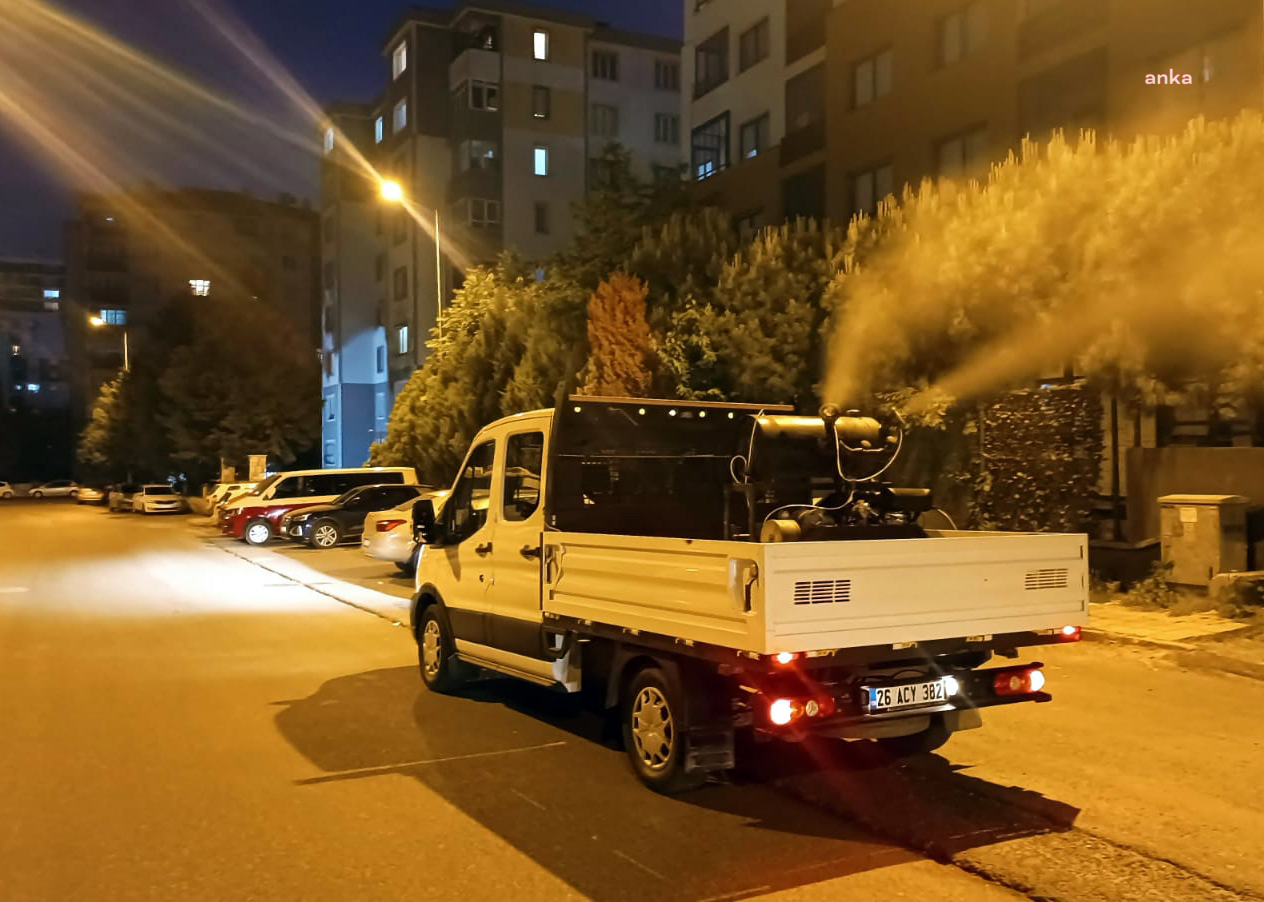 ÇORLU BELEDİYESİ, KENT GENELİNDE UÇKUNLA MÜCADELEYİ SÜRDÜRÜYOR