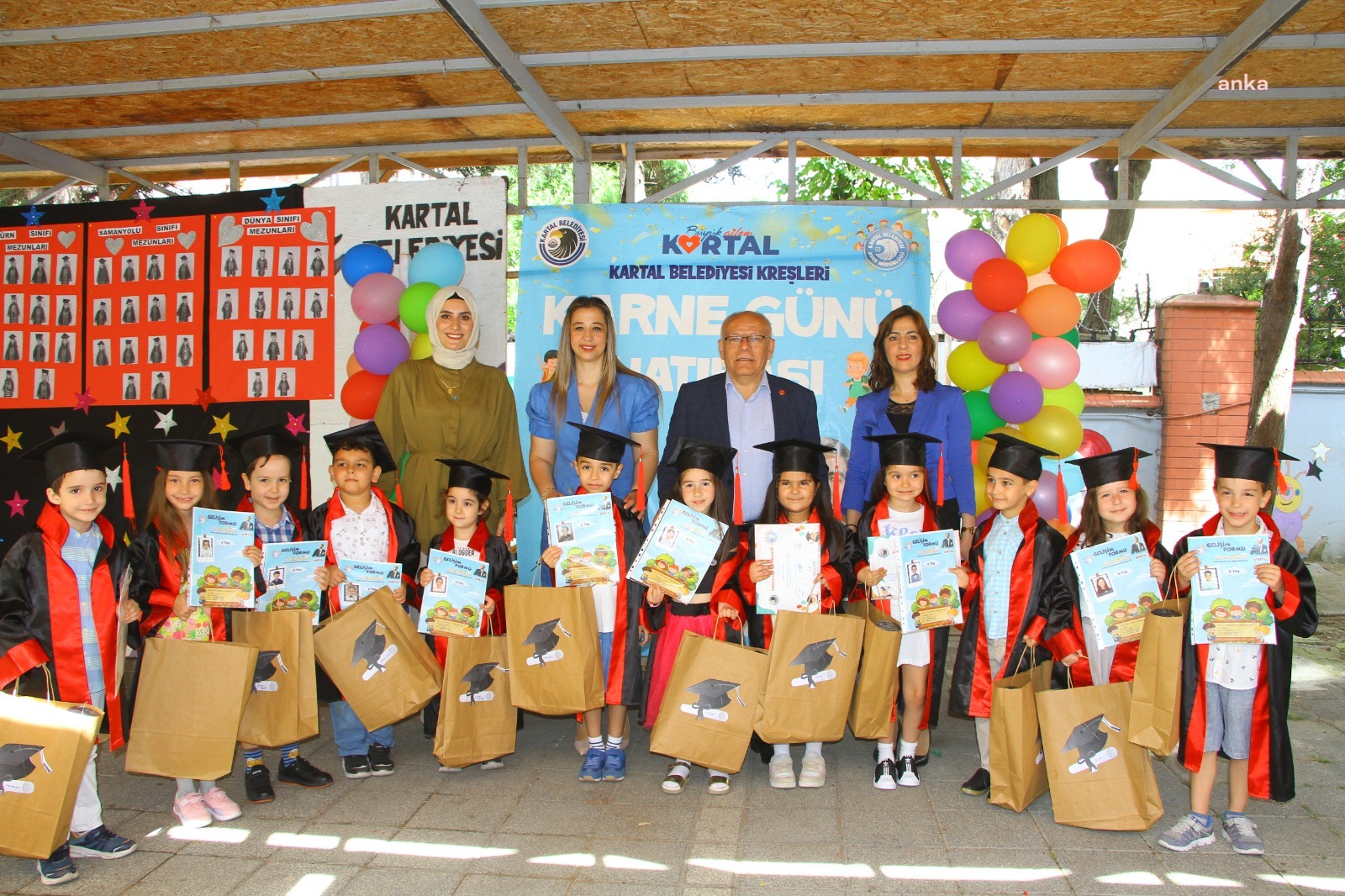 KARTAL BELEDİYE KREŞLERİNDE KARNE HEYECANI