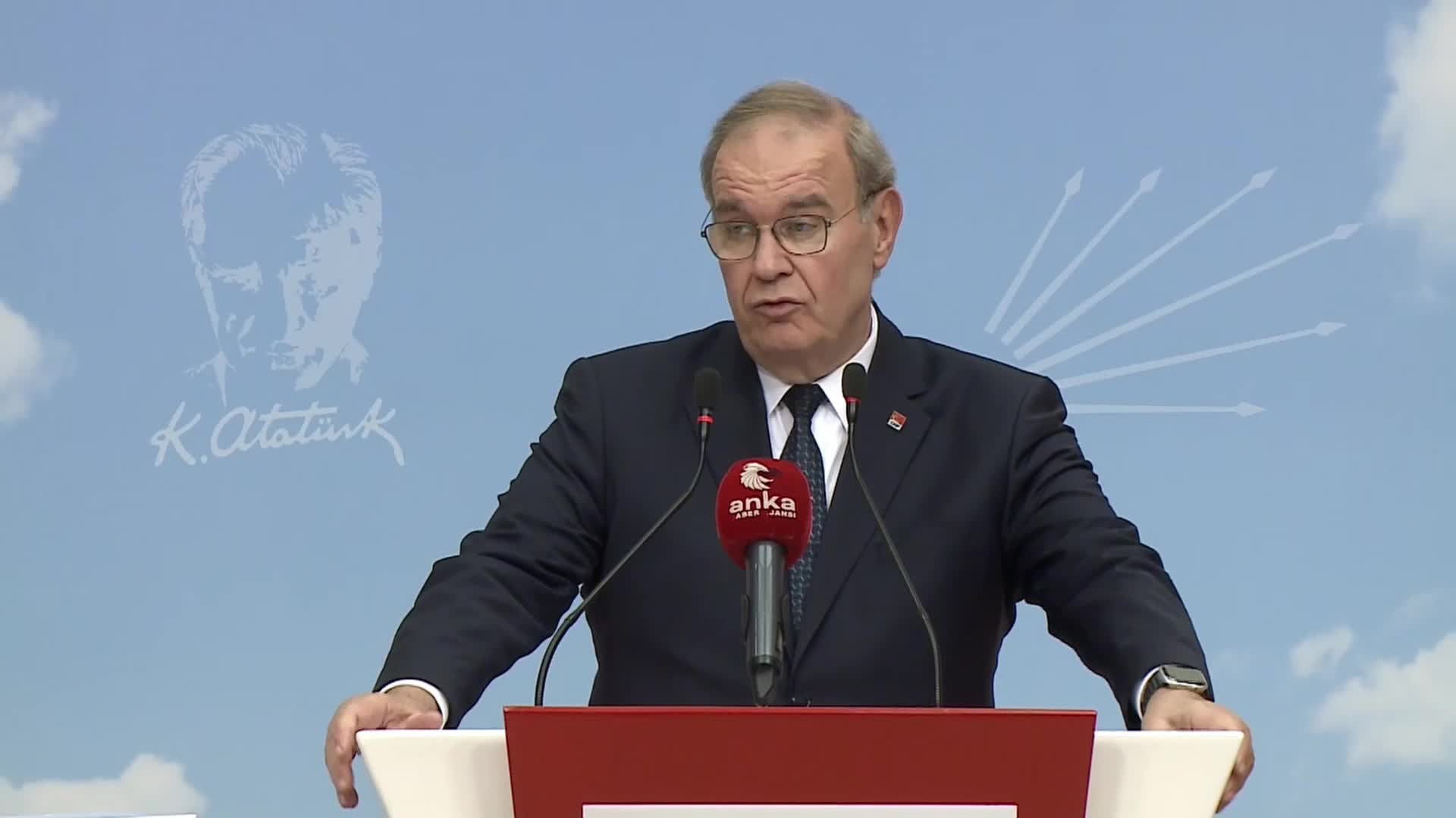 FAİK ÖZTRAK: “ERDOĞAN, ZAMANINDA HALK BANKASI’NI DOLANDIRMAKLA SUÇLADIĞI MEHMET ŞİMŞEK’İ HAZİNE VE MALİYE BAKANLIĞI’NA GETİRİYOR. ABD’DEN MERKEZ BANKASI BAŞKANI İTHAL EDİYOR. ERDOĞAN'IN BERBAT ETTİĞİ EKONOMİYİ TOPARLAMAK MÜMKÜN DEĞİLDİR”