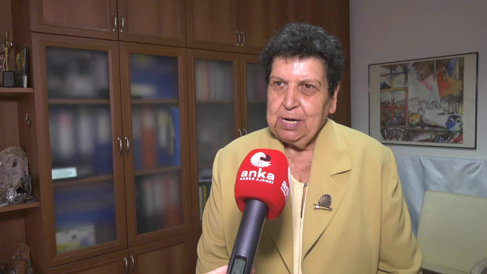 ŞENAL SARIHAN’DAN "ÇEDES" TEPKİSİ: “SAHİP OLDUĞUMUZ ANAYASA HALA LAİKLİK İLKESİNİ KORUYAN BİR ANAYASA. LAİKLİK İLKESİNİ KORUYAN BİR ANAYASANIN SİZ KALKIYORSUNUZ MİLLİ EĞİTİM KANUNU’NUN KURALLARINI YOK SAYIYORSUNUZ”