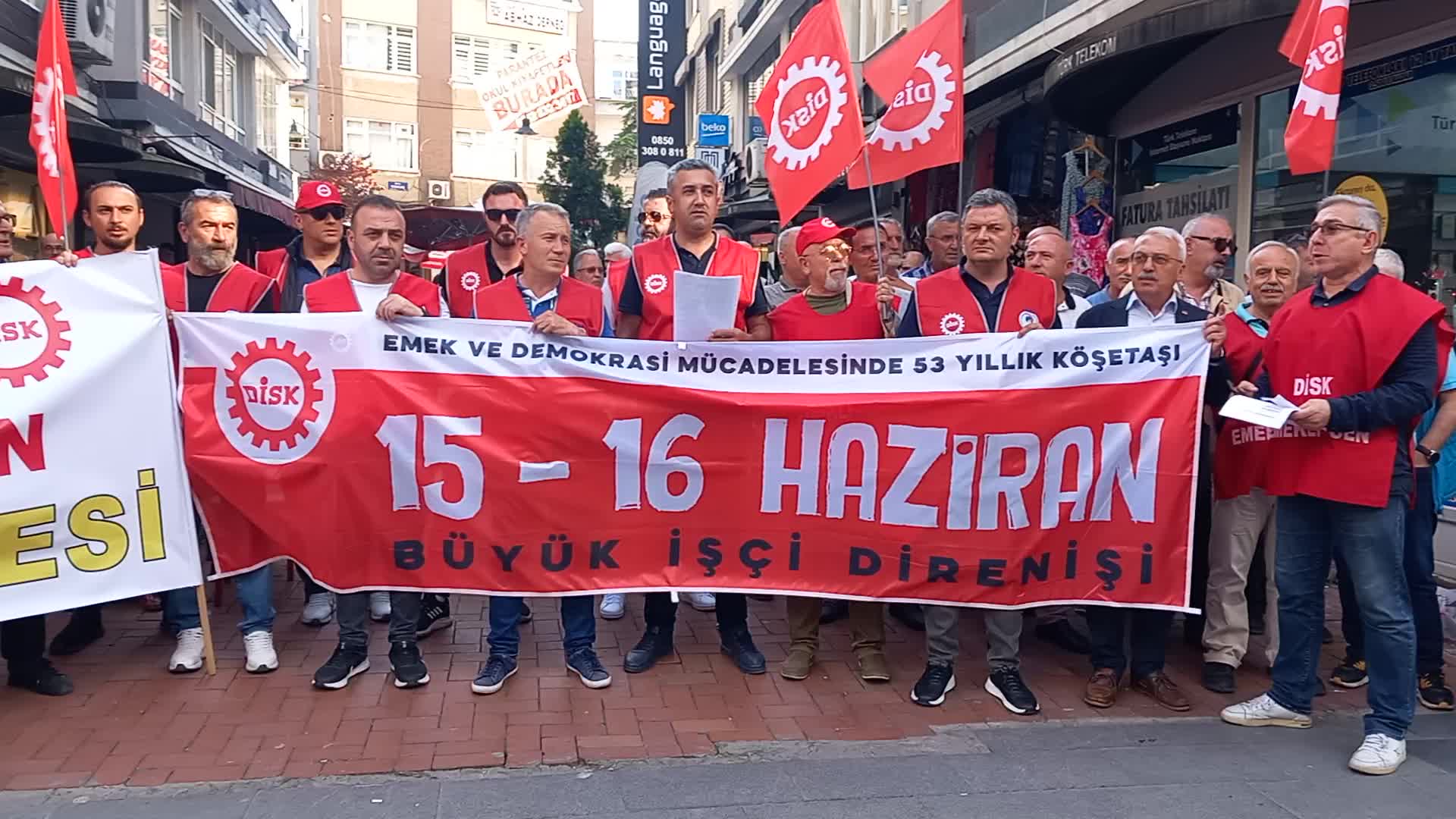 DİSK KARADENİZ BÖLGE TEMSİLCİSİ KARABACAK: "53 YIL ÖNCE SENDİKAL HAKLARI İÇİN AYAĞA KALKAN İŞÇİ SINIFI BUGÜN DE HAKLARINI BİRLEŞMEK VE MÜCADE EDEREK KAZANMAK ZORUNDADIR"
