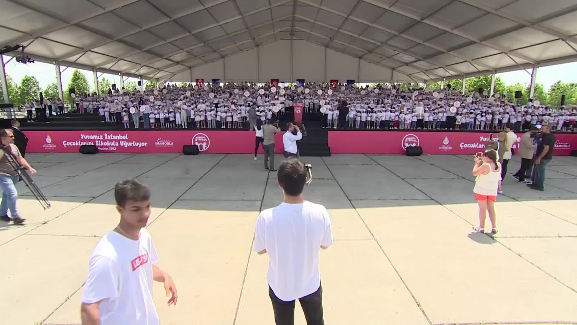 İMAMOĞLU: ÇOCUKLARIMIZ, BASKI ALTINDA DEĞİL, ÖZGÜR FİKİRLERİNİ VE O YARATICI TARAFLARINI GÜÇLENDİRİRSEK BAŞARILARA İMZA ATARLAR