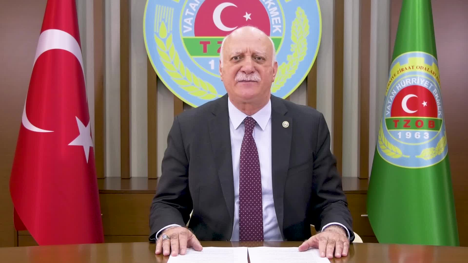TZOB GENEL BAŞKANI BAYRAKTAR'DAN TOPRAK BAYRAMI MESAJI: "ÜLKEMİZDE HER YIL BİNLERCE DEKAR VERİMLİ TARIM ARAZİSİ KONUT, SANAYİ VE TURİZM YAPILAŞMALARI NEDENİYLE ELDEN ÇIKIYOR"