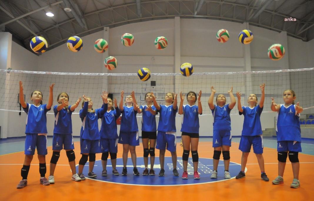 İZMİR BÜYÜKŞEHİR BELEDİYESİ’NİN YAZ SPOR OKULLARI YARIN BAŞLIYOR