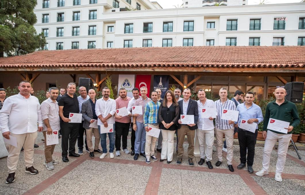 İZMİR BÜYÜKŞEHİR’İN ‘BABA EĞİTİM DESTEK PROGRAMI’ TAMAMLANDI