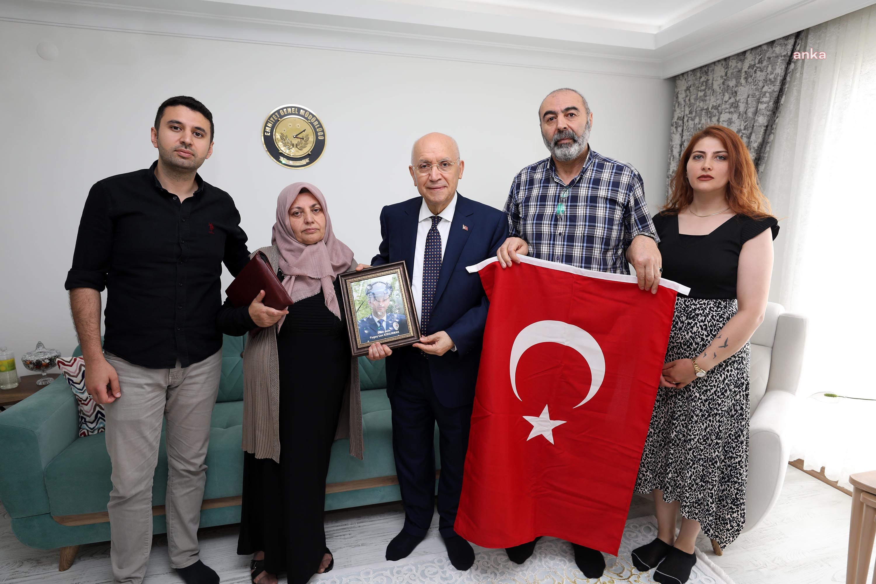 YENİMAHALLE BELEDİYE BAŞKANI YAŞAR'DAN BABALAR GÜNÜ'NDE ANLAMLI ZİYARET