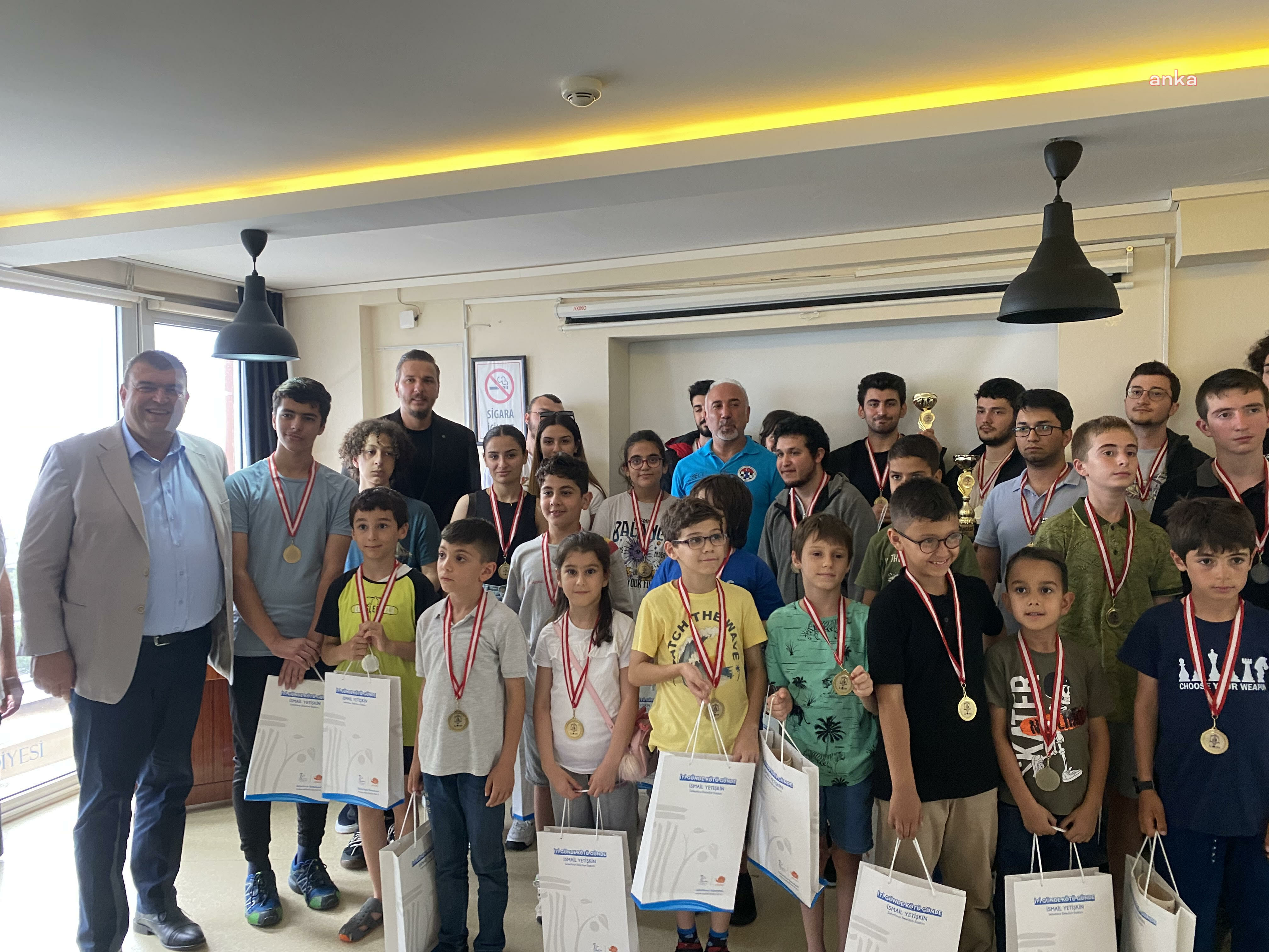 SEFERİHİSAR’DA YAZA SATRANÇLA 'MERHABA'