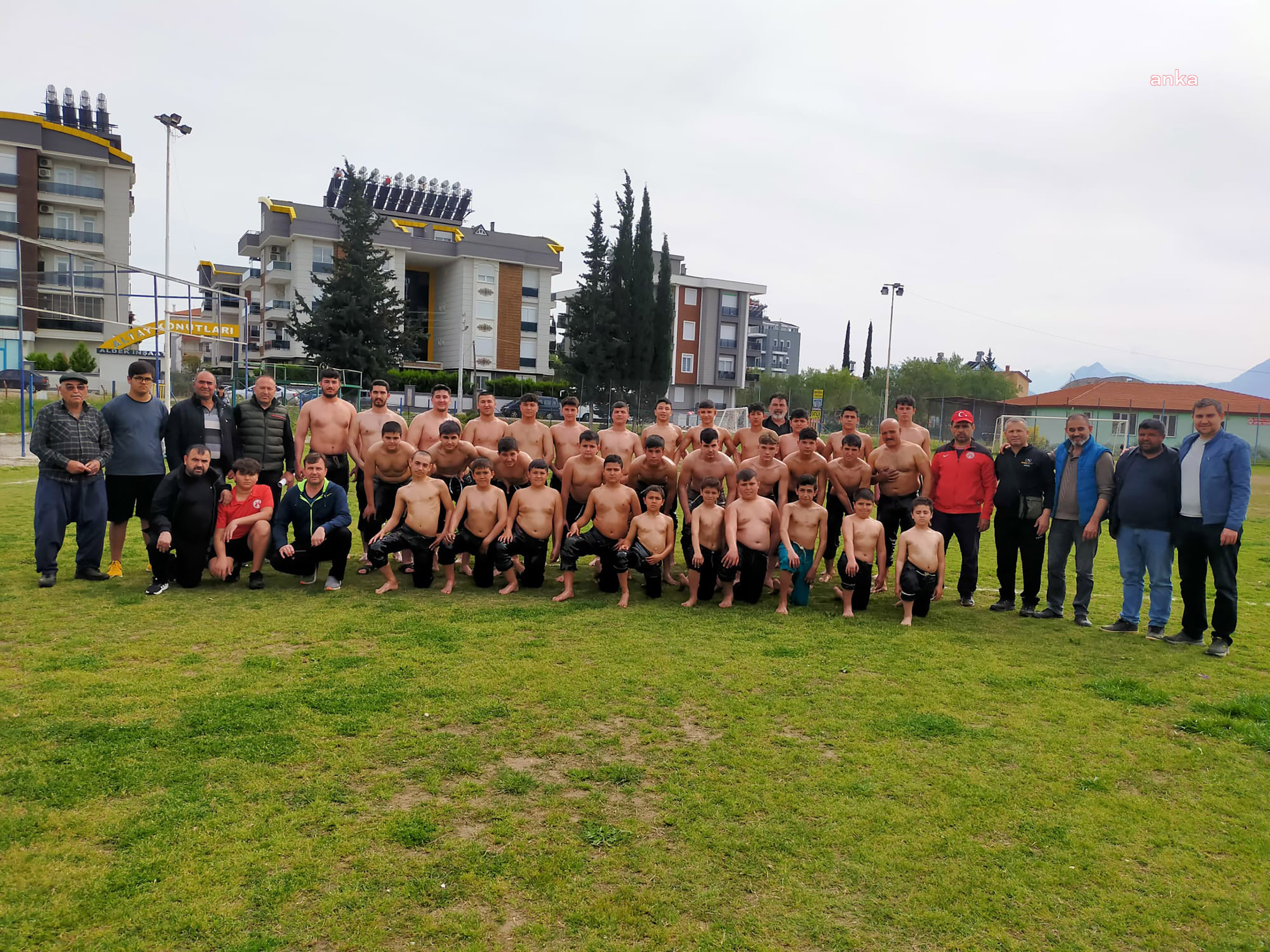 DÖŞEMEALTI BELEDİYESİ GÜREŞ TAKIMI, BAŞARILARINI SÜRDÜRÜYOR