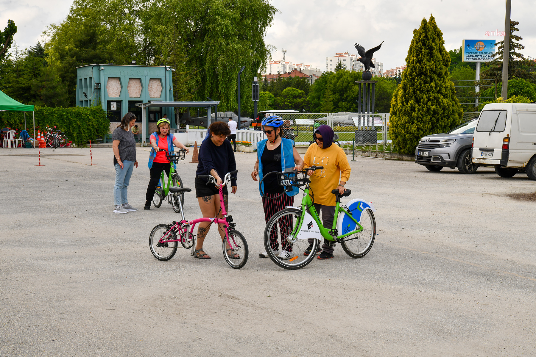 KADINLARLA PEDALLIYORUZ BİSİKLET OKULU’NDA EĞİTİMLER BAŞLADI