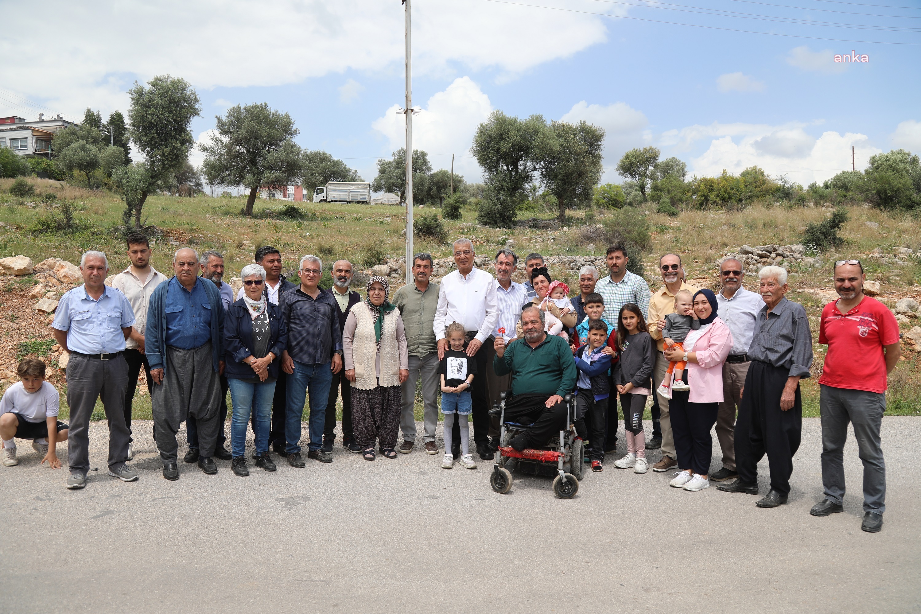 TOKİ, MEZİTLİ BOZÖN'DE KAMULAŞTIRILMA SÜRECİ TARTIŞMALARA NEDEN OLAN ALANDA SONDAJ ÇALIŞMALARINA BAŞLADI