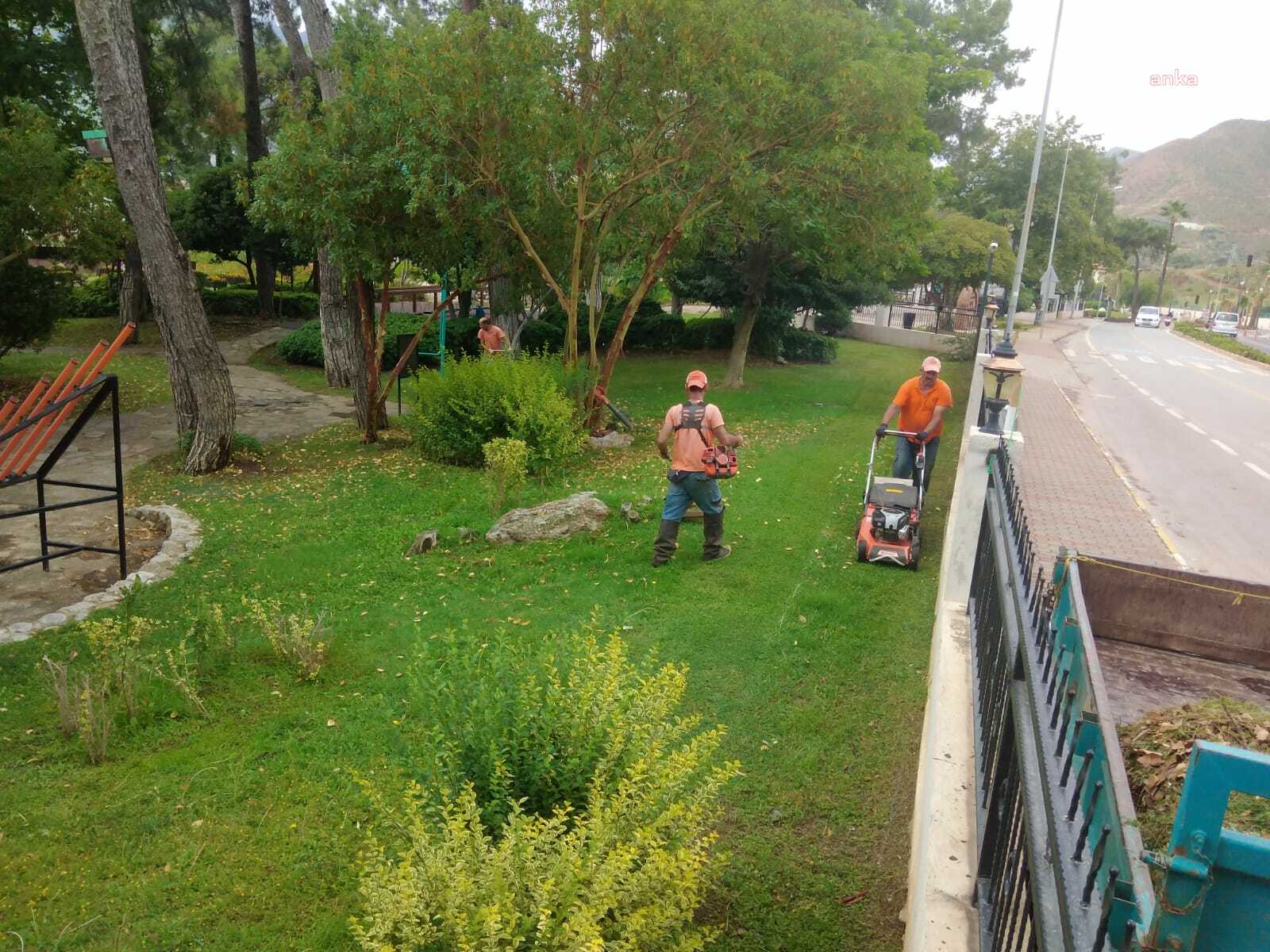 MARMARİS’İN YEŞİL ALANLARINDA PEYZAJ ÇALIŞMASI