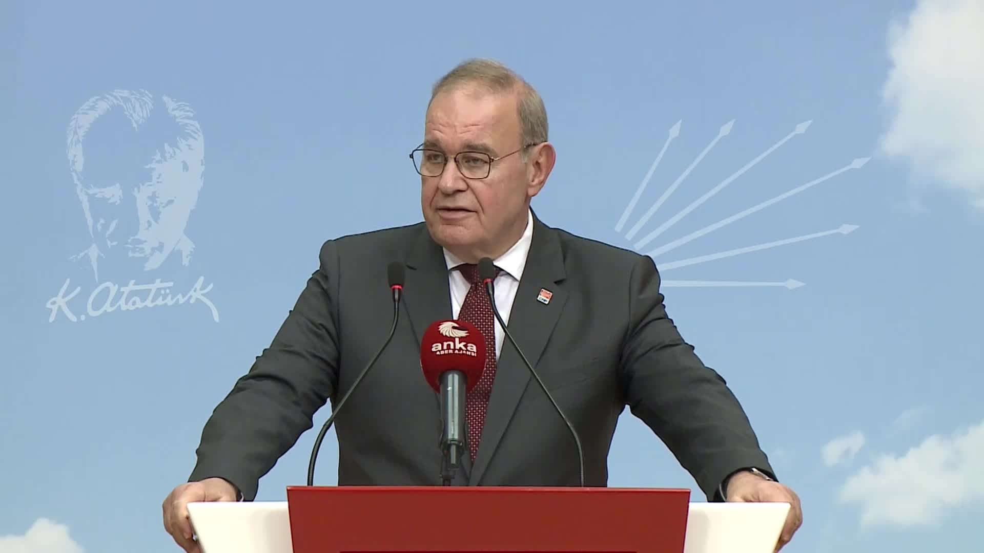 FAİK ÖZTRAK: “BİZE GÖRE MESELE, ASGARİ ÜCRETİN NE OLDUĞU DEĞİL NE SATIN ALDIĞIDIR, O YÜZDEN DE BU HAYAT PAHALILIĞINI BİTİRECEK POLİTİKALARIN, VAKİT GEÇİRİLMEDEN AÇIKLANIP UYGULANMASI GEREKİR”