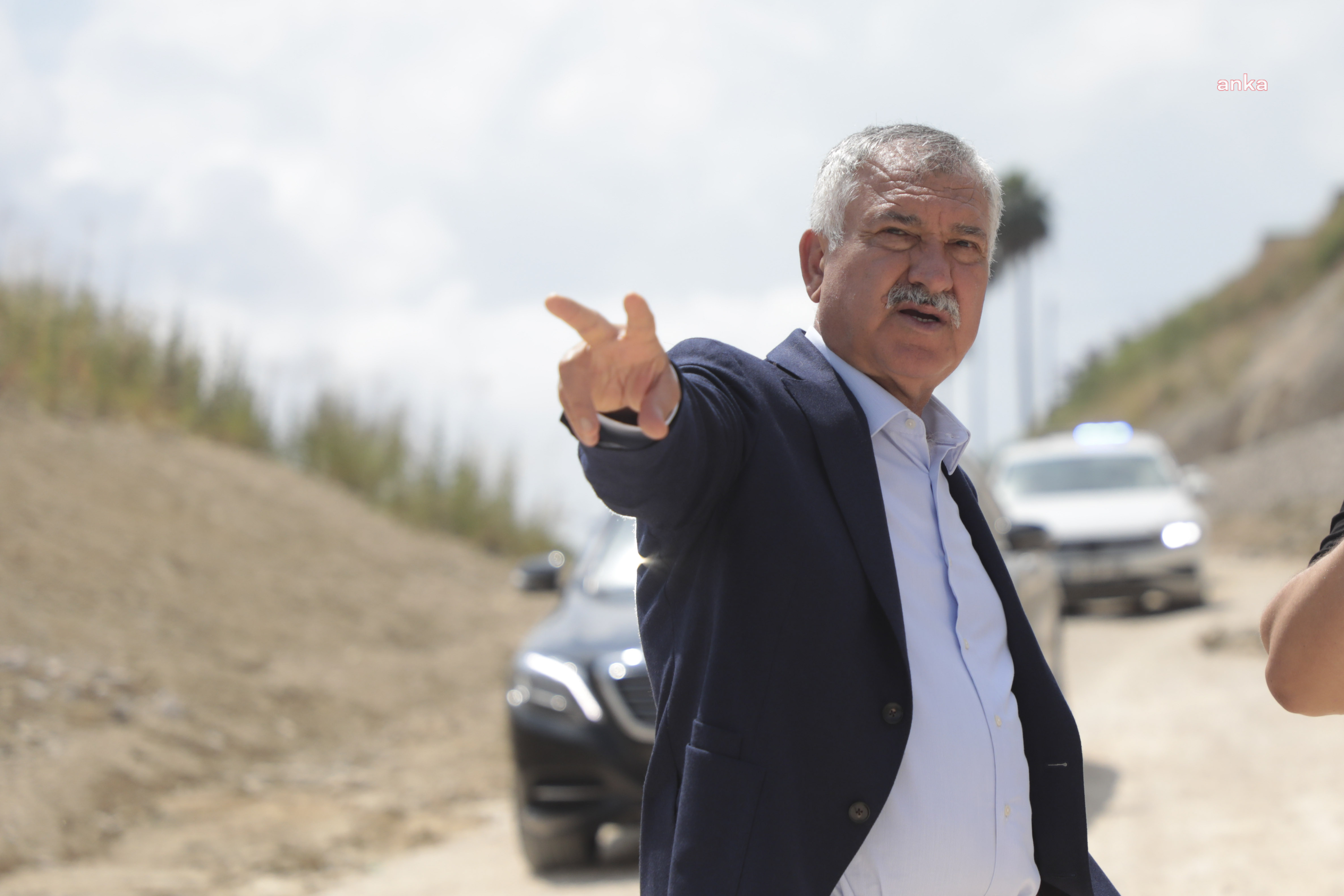 ADANA BÜYÜKŞEHİR BELEDİYE BAŞKANI KARALAR, GÖL MAHALLESİ BULVARI’NDAKİ ÇALIŞMALARI DENETLEDİ