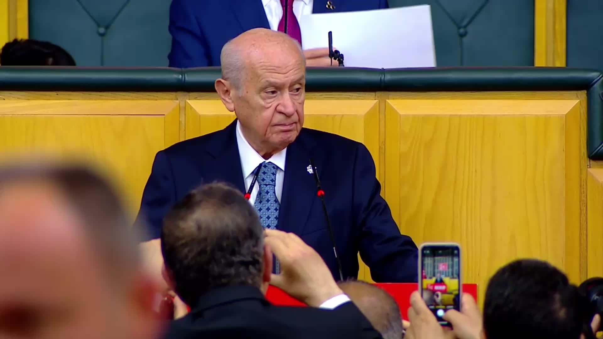 BAHÇELİ: “14 MAYIS VE 28 MAYIS 2023 TARİHLERİNDE ELDE EDİLEN DEMOKRATİK BAŞARIYI MAHALLİ İDARELERLE PERÇİNLEMEK TÜRK VE TÜRKİYE YÜZYILI YÜRÜYÜŞÜNE İVME VERMEK BOYNUMUZUN BORCUDUR”
