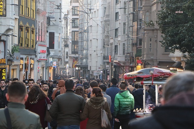 İPA ARAŞTIRMASI: İSTANBULLULARIN YÜZDE 24,3’Ü BAZI ÖDEMELERİNİ YAPAMAYARAK BORCA GİRİYOR