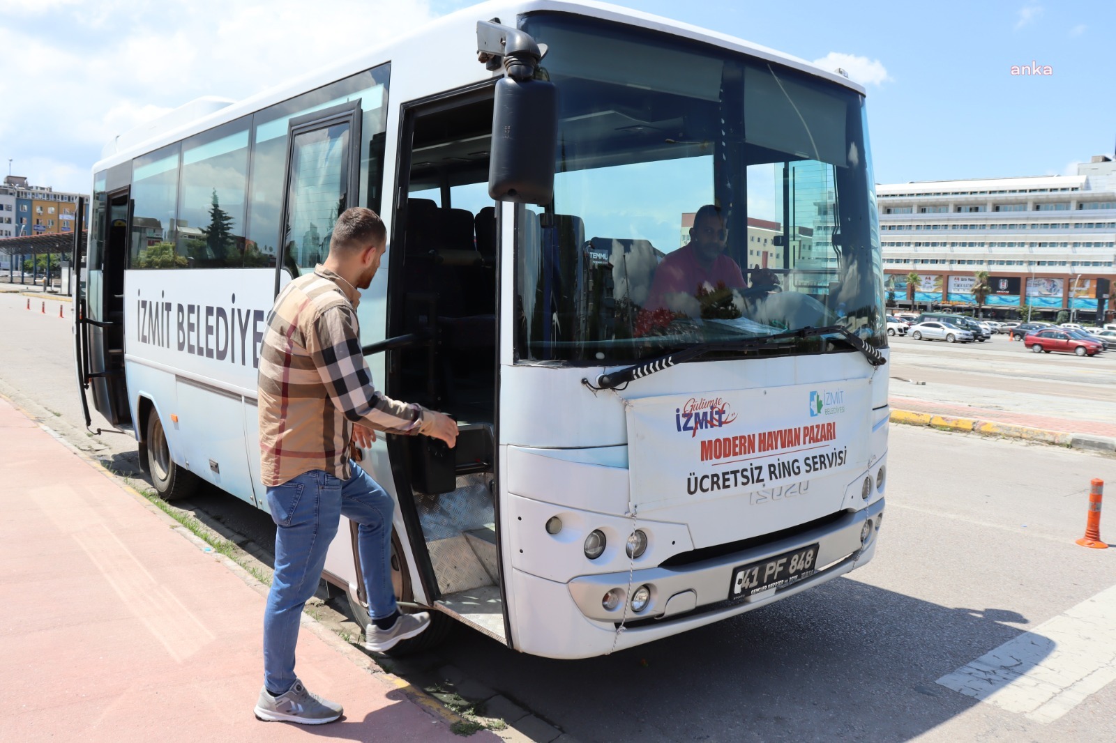 İZMİT BELEDİYESİ'NDEN MODERN HAYVAN PAZARI’NA ÜCRETSİZ RİNG SERVİSİ