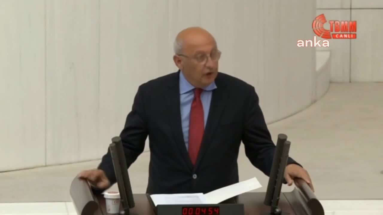 ÇAKIRÖZER: “YURTTAŞLARIMIZA İNSAN ONURUNA YARAŞIR HAYAT KOŞULLARI SAĞLAYAMAZSAK, VİZE ÇİLESİ ARTARAK SÜRECEKTİR. DEMOKRASİMİZİ, HUKUK DEVLETİMİZİ, EKONOMİMİZİ NE KADAR GÜÇLENDİRİRSEK, VATANDAŞLARIMIZ DA O KADAR KOLAY VİZE ALIR HALE GELECEKTİR”