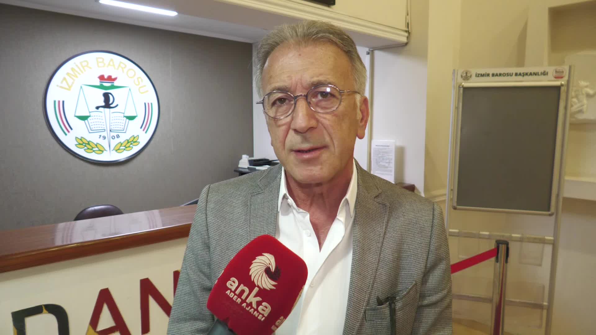 İZMİR BARO BAŞKANI YILMAZ: “EĞER SİZ ANAYASAYA UYGUN HAREKET EDECEK İSENİZ CAN ATALAY'I BİR AN ÖNCE SERBEST BIRAKMALIYDINIZ. ÇÜNKÜ ANAYASAL BİR HÜKÜM VAR”