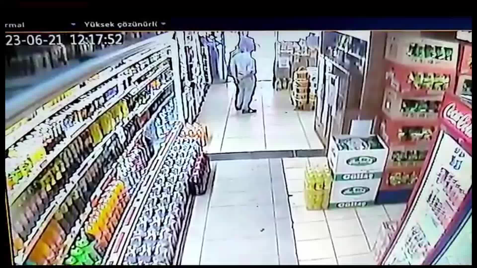 DİYARBAKIR’DA MAHALLE BEKÇİSİ, KENDİSİ GİBİ EMNİYET PERSONELİ OLAN İKİ KUZENİNİ ÖLDÜRDÜ