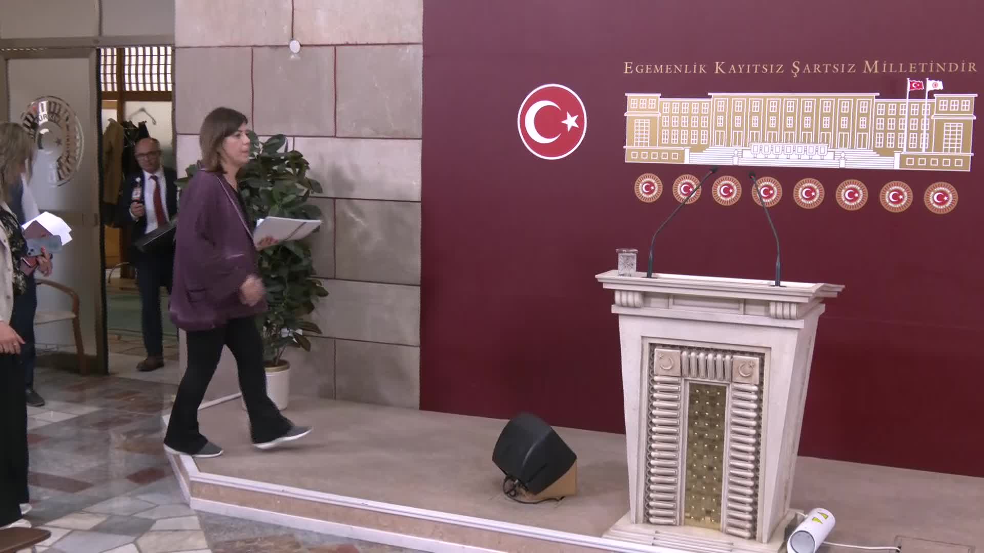 MERAL DANIŞ BEŞTAŞ: "SEÇİMLERDE KÜRTLERİN BİRER OY OLARAK DEĞERLENDİRİLMESİNİ ARTIK KÜRT HALKI KABUL ETMEYECEK”