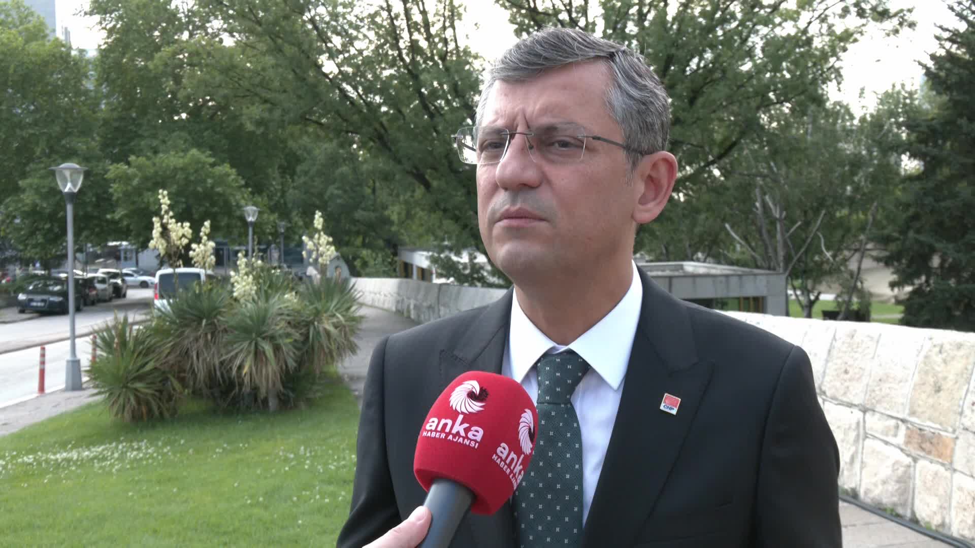 ÖZGÜR ÖZEL: “BUGÜN, EN ÖNEMLİ BAŞARILARDAN BİR TANESİ CAN ATALAY’IN MECLİS’TEKİ BÜTÜN MİLLETVEKİLLERİNİN OYUYLA, KARŞI YÖNDE HERHANGİ BİR MİLLETVEKİLİ OLMAKSIZIN OY BİRLİĞİYLE İNSAN HAKLARINI İNCELEME KOMİSYONU’NA SEÇİLMİŞ OLMASIDIR”