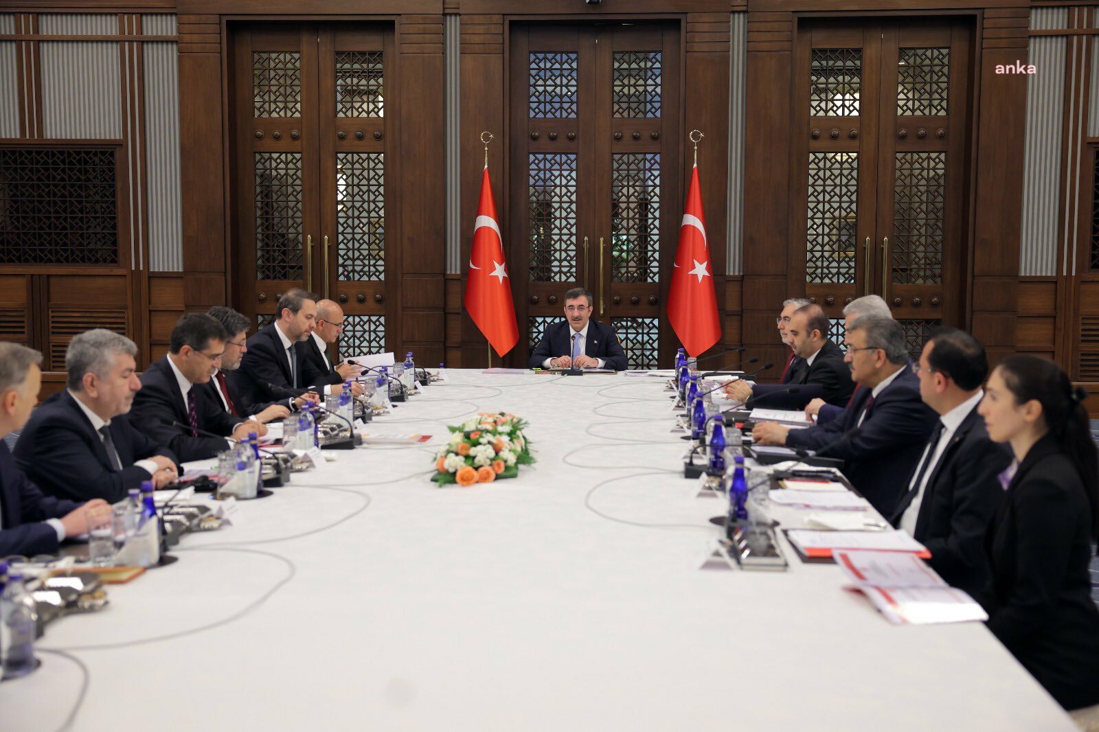 CUMHURBAŞKANI YARDIMCISI YILMAZ VE BAKAN ŞİMŞEK'TEN BAE’YE ZİYARET