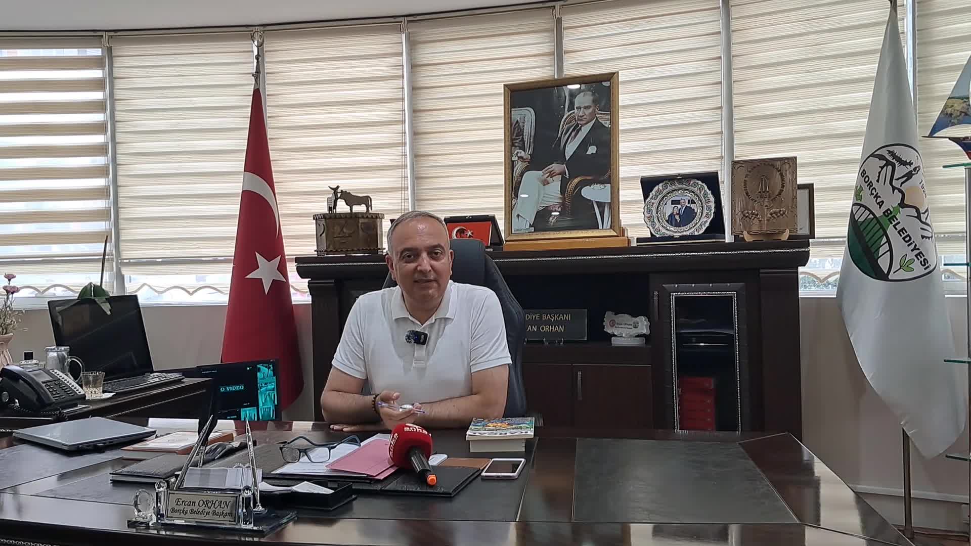 BORÇKA BELEDİYE BAŞKANI: "BORÇKA İÇİN YAPTIĞIMIZ EN ÖNEMLİ İŞ DERGİ, KİTAPLAR, TİYATRO FESTİVALİ VE GENÇLİK BULUŞMASIDIR"