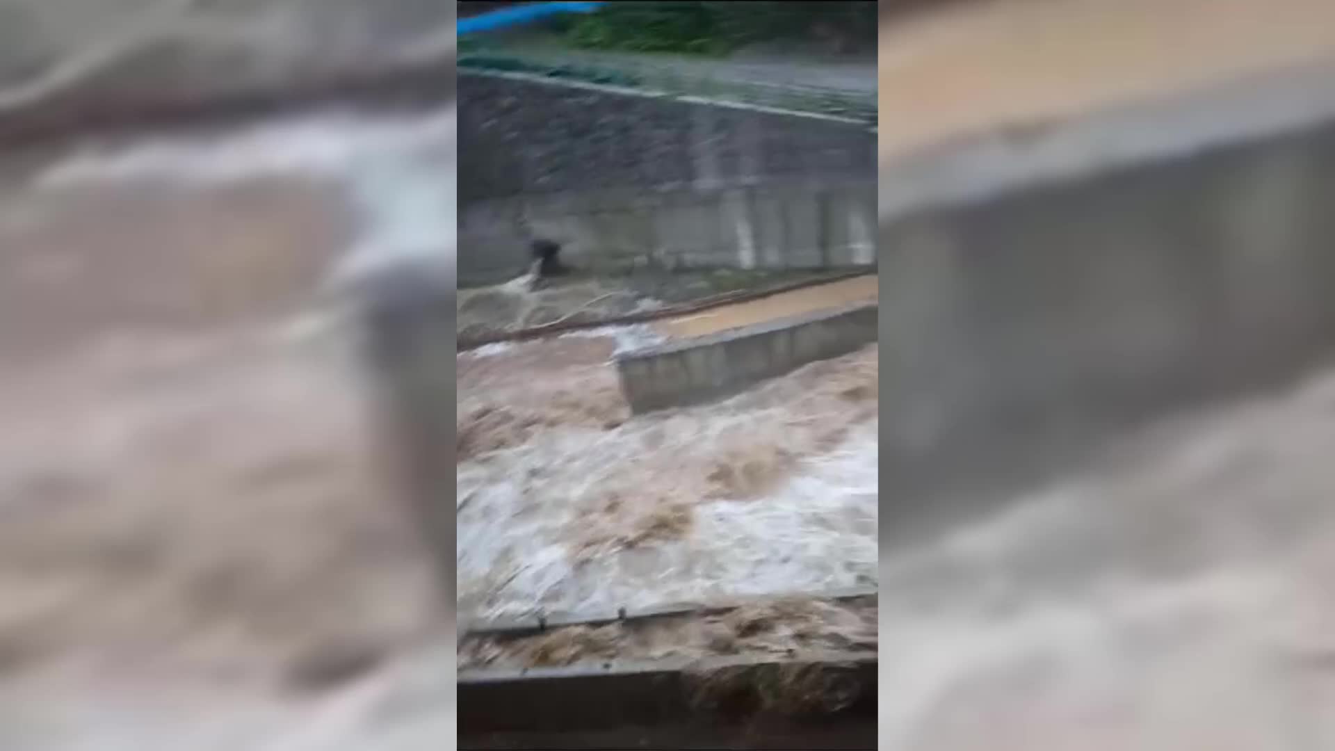 RİZE'DE AŞIRI SAĞANAK SONUCU HEMŞİN DERESİ TAŞTI