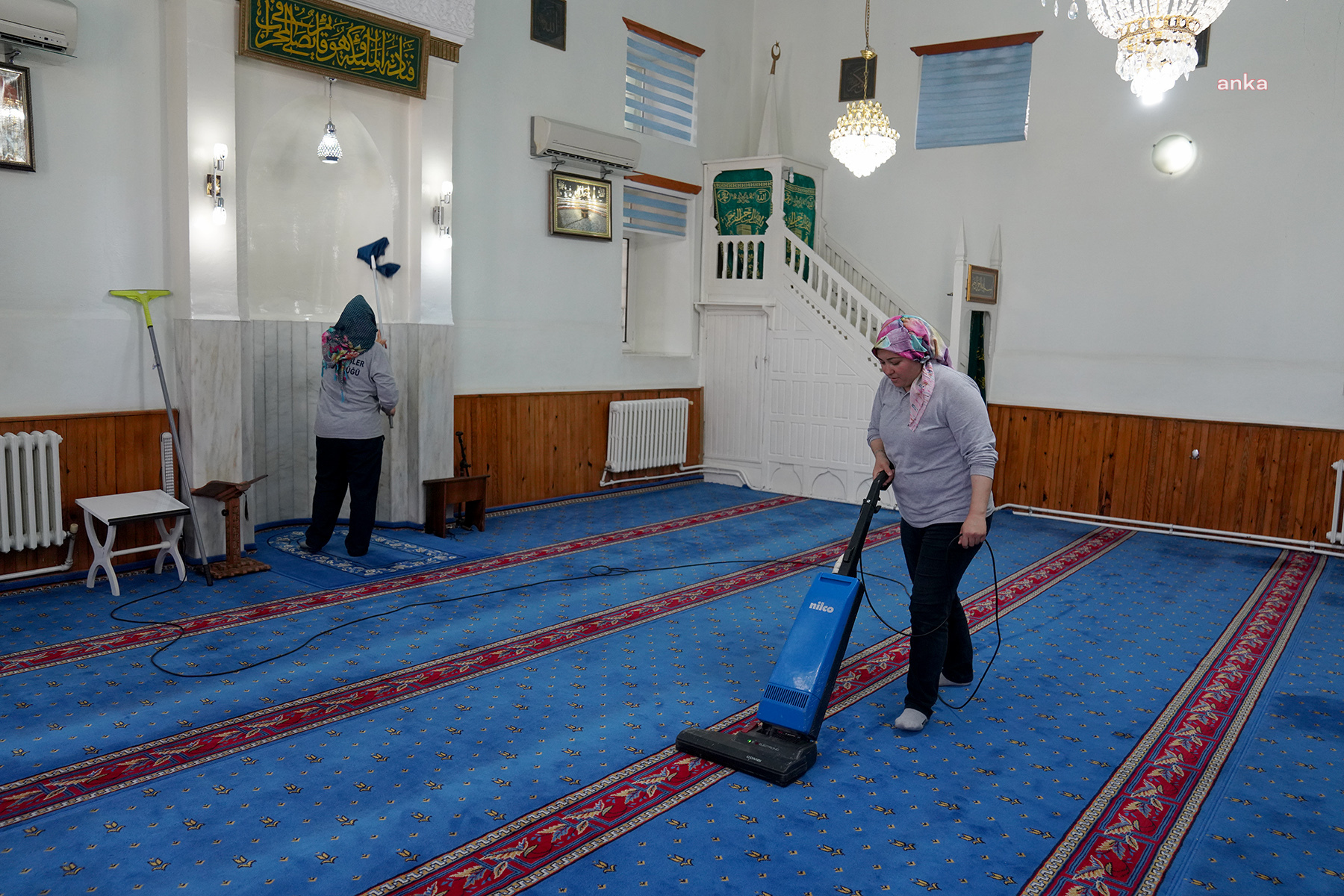 Tepebaşı Belediyesi ekiplerinden camilerde Kurban Bayramı temizliği