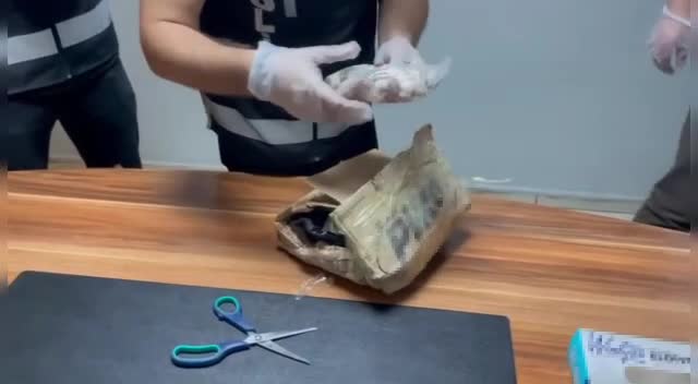 İSTANBUL'DA DÜZENLENEN 2 AYRI OPERASYONDA TOPLAM 2 BİN 339 TARİHİ ESER ELE GEÇİRİLDİ