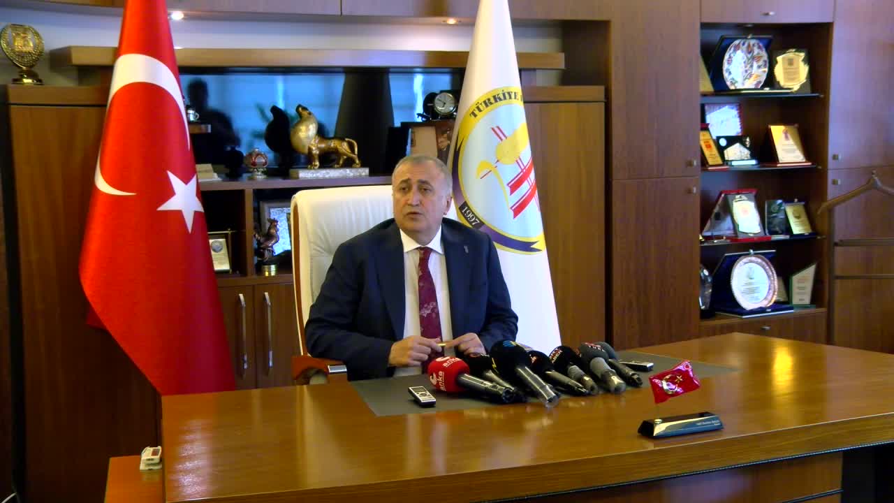FIRINCILAR FEDERASYONU BAŞKANI'NDAN EKMEK ZAMMI AÇIKLAMASI: "KİLOGRAMI 35,5 TL ÜZERİNDE OLMAYACAK, BU DA 210 GRAM EKMEKTE 7 LİRA 50 KURUŞ EDİYOR"