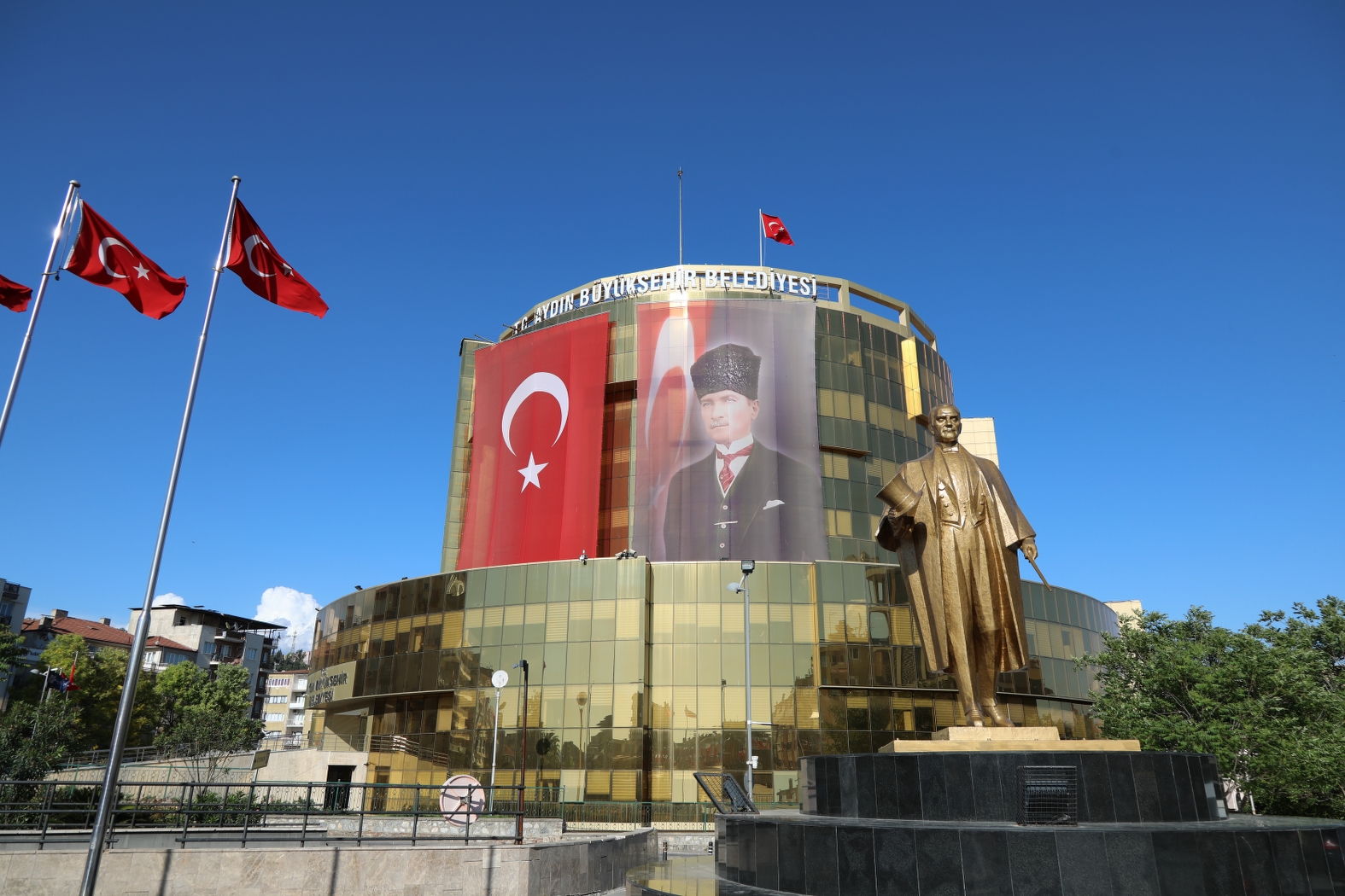 AYDIN BÜYÜKŞEHİR'DE OTOBÜS SEFERLERİNE KORONAVİRÜS AYARI