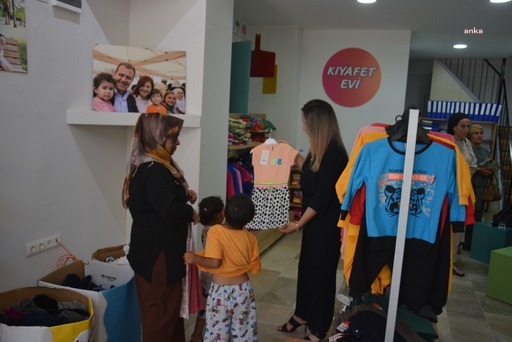 ÇOCUKLARIN BAYRAMLIKLARI MERSİN BÜYÜKŞEHİR BELEDİYESİ TARSUS KIYAFET EVİ’NDEN