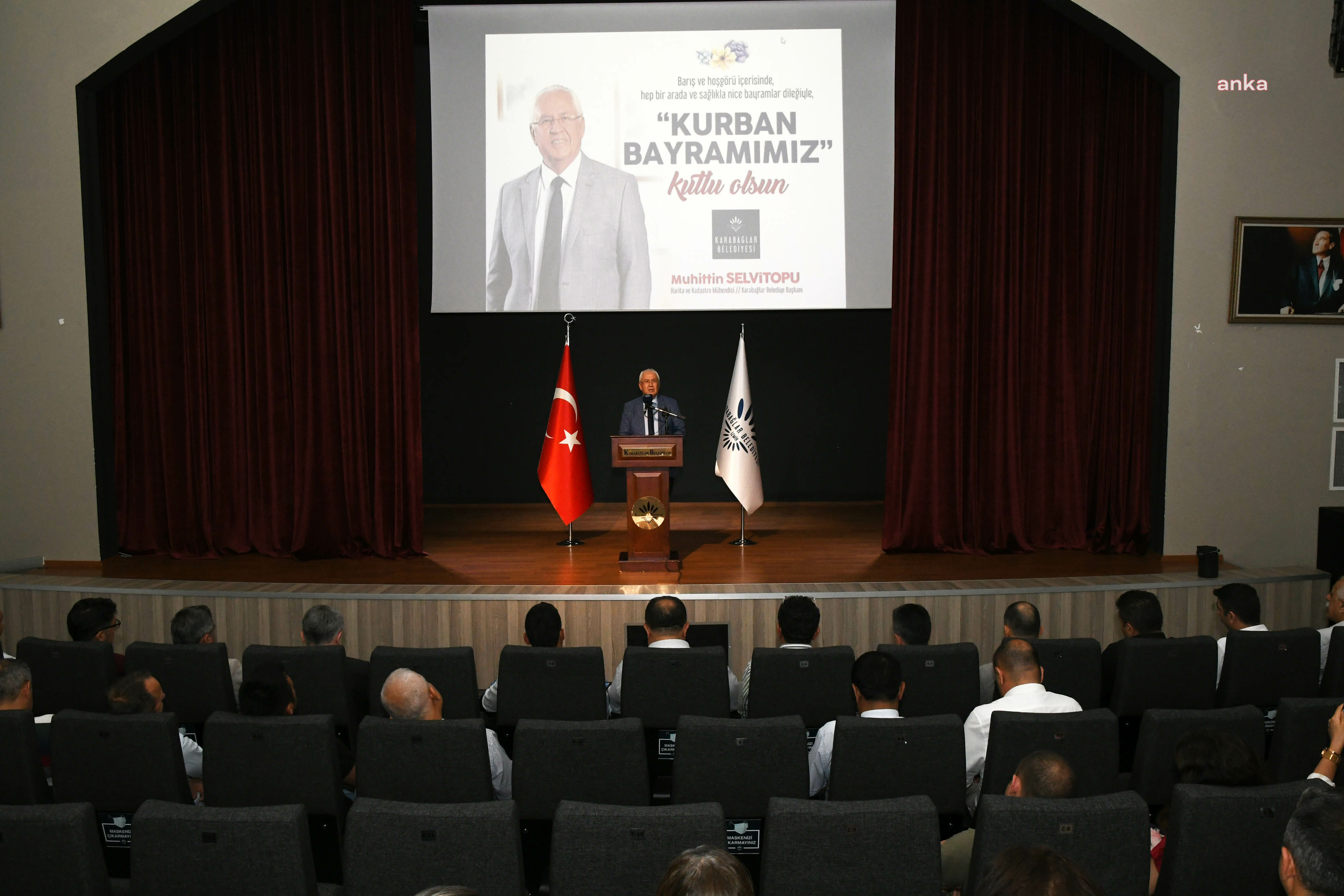 KARABAĞLAR BELEDİYE BAŞKANI SELVİTOPU, PERSONELİN BAYRAMINI KUTLADI