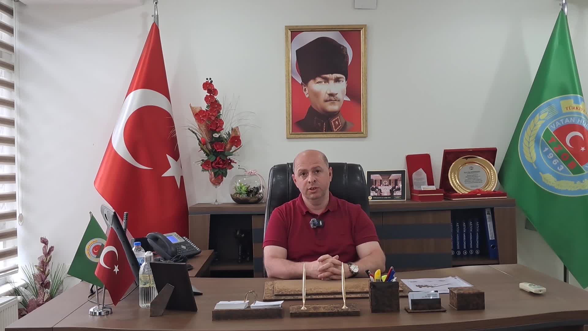 BORÇKA ZİRAAT ODASI BAŞKANI İSKENDEROĞLU: "ÇAYDA KULLANILAN KİMYASAL GÜBRENİN YÜZDE 50 AZALTILMASI KONUSUNDA ÇALIŞMA YÜRÜTÜYORUZ"