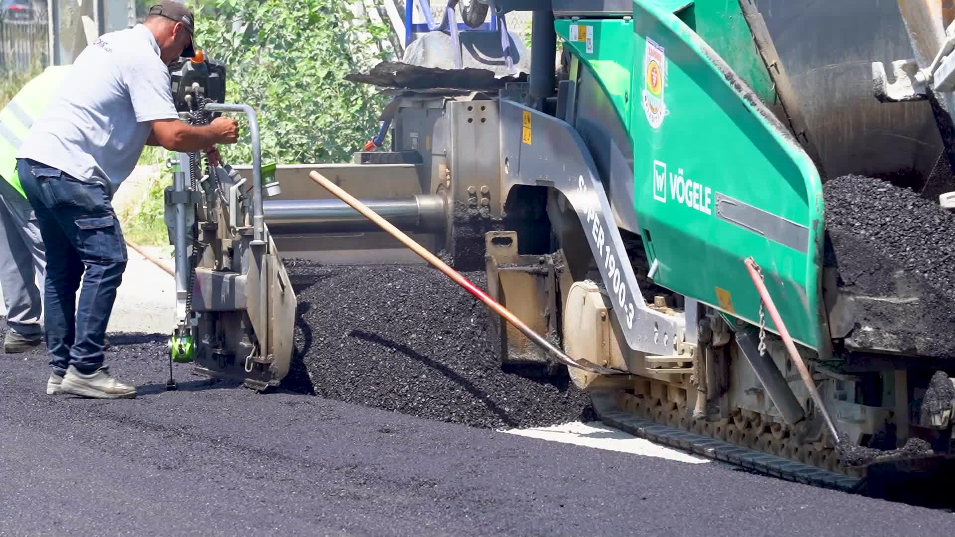 TARSUS BELEDİYESİ’NDEN 4 MAHALLEDE EŞ ZAMANLI SICAK ASFALT ÇALIŞMASI