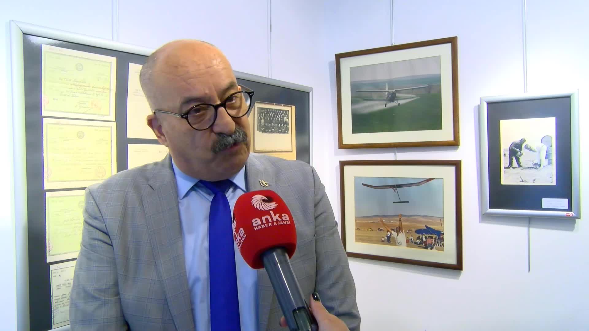 'HAVADA İZ BIRAKANLAR; SABİHA GÖKÇEN' SERGİSİ ANKARA’DA AÇILDI. MUSTAFA KILIÇ: “YAKLAŞIK 20-22 YILDAN BERİ ARTAN BİR İVMEYLE THK KAN KAYBETMEYE DEVAM EDİYOR. KURUM MAALESEF KÖTÜ YÖNETİLDİ”