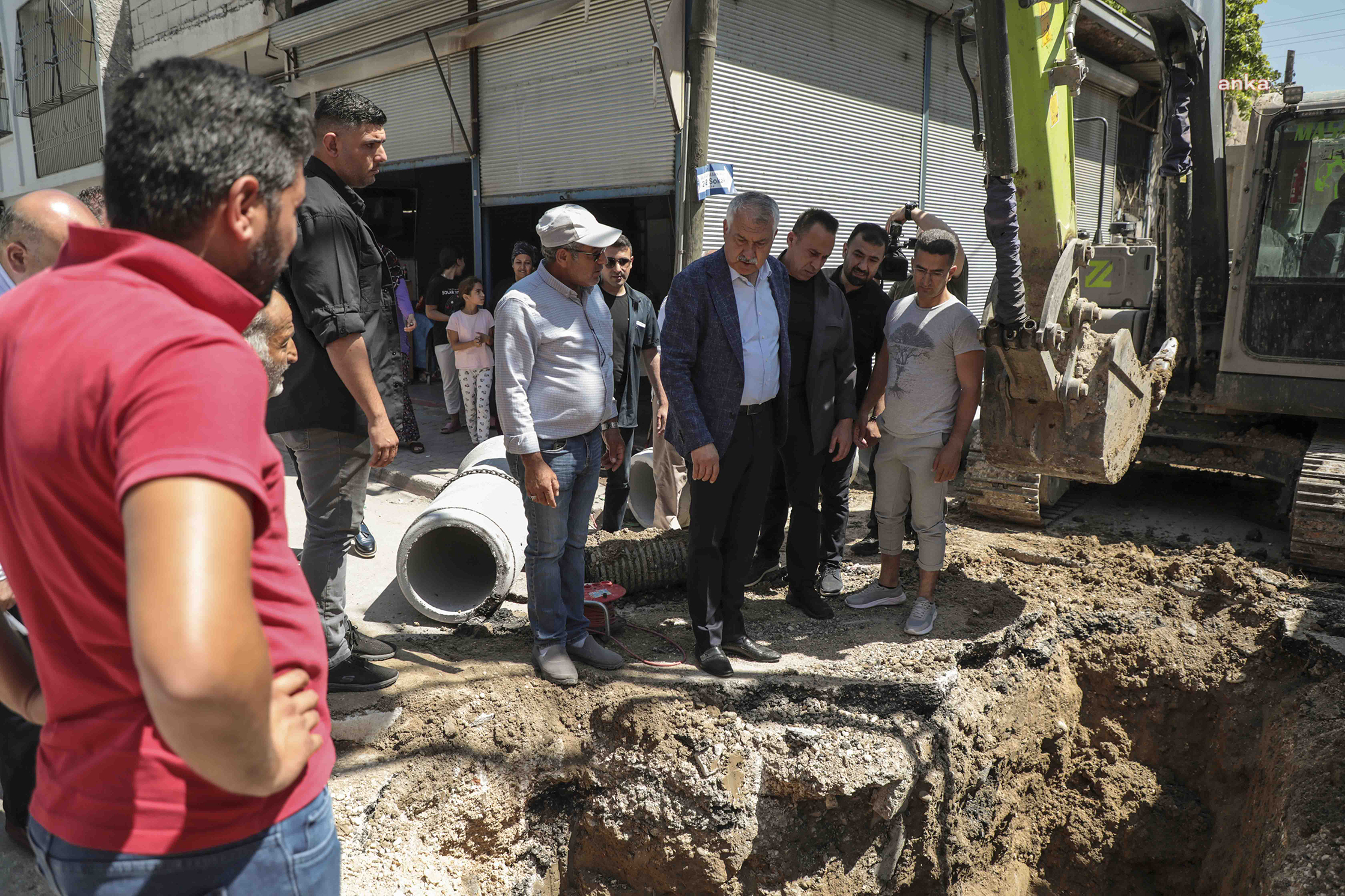 ADANA BÜYÜKŞEHİR BELEDİYESİ, ULUBATLI HASAN MAHALLESİ’NİN ALTYAPISINI YENİLİYOR