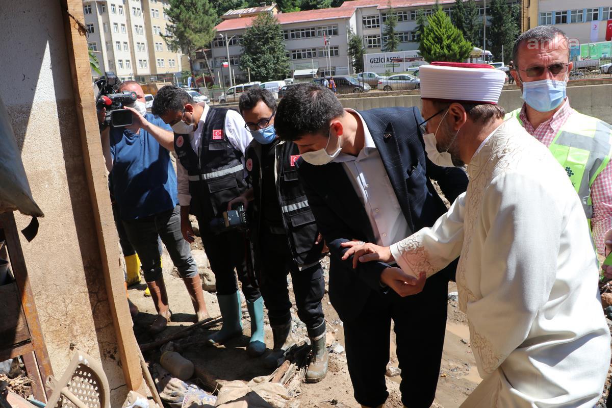 DİYANET İŞLERİ BAŞKANI ERBAŞ GİRESUN'DA: "İSYAN ETMEYECEĞİZ, ALLAH'TAN GELENE BOYNUMUZ KILDAN İNCE' DİYECEĞİZ"