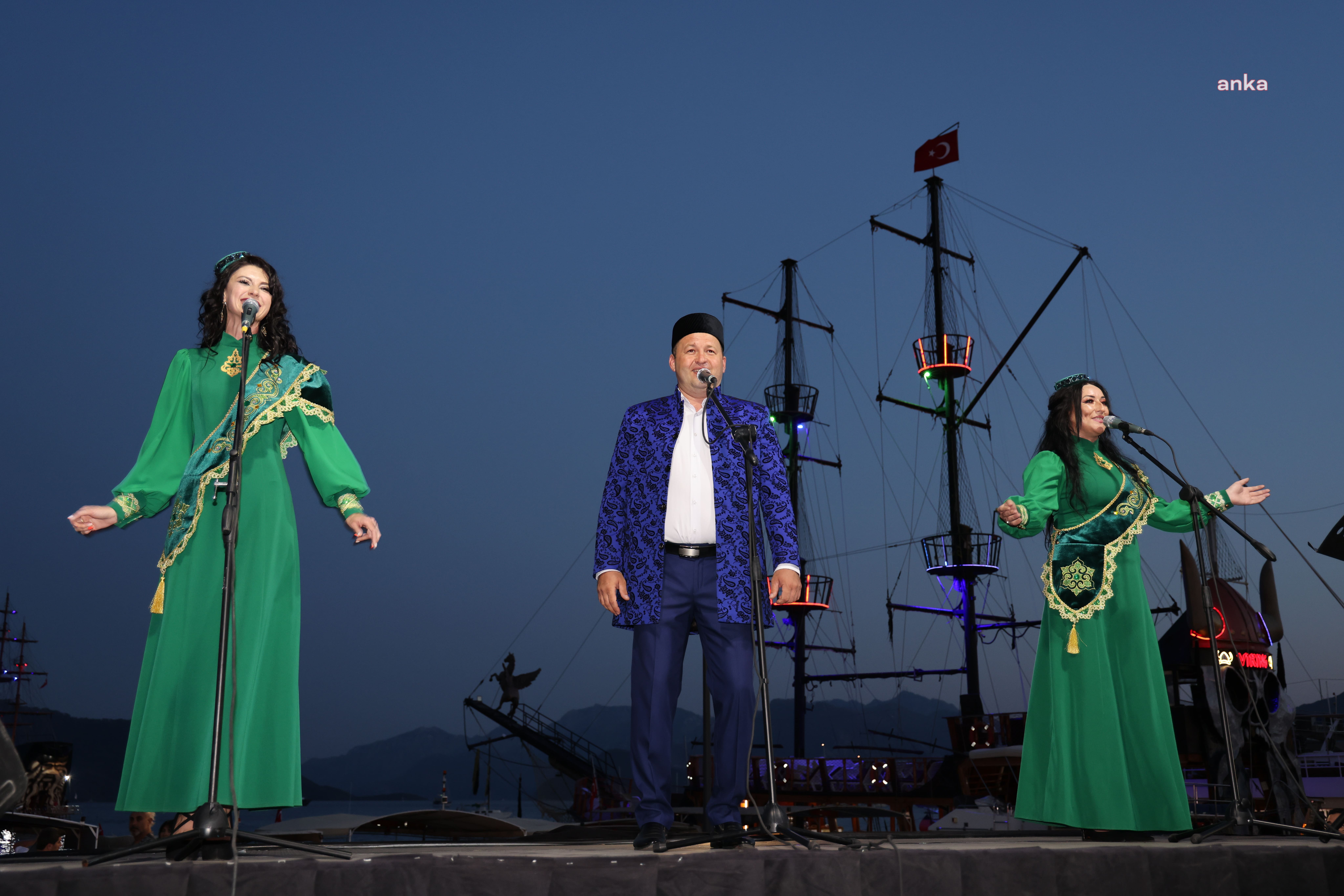 KARDEŞ ŞEHRİN SANATÇILARDAN MARMARİS’TE KONSER