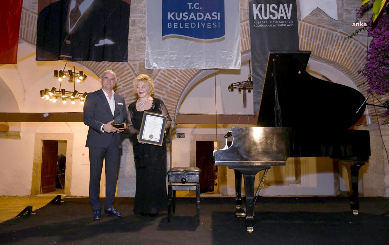 KUŞADASI’NDA ‘GÜVERCİNADA DİNLETİLERİ’ GÜLSİN ONAY’IN PİYANO RESİTALİYLE BAŞLADI