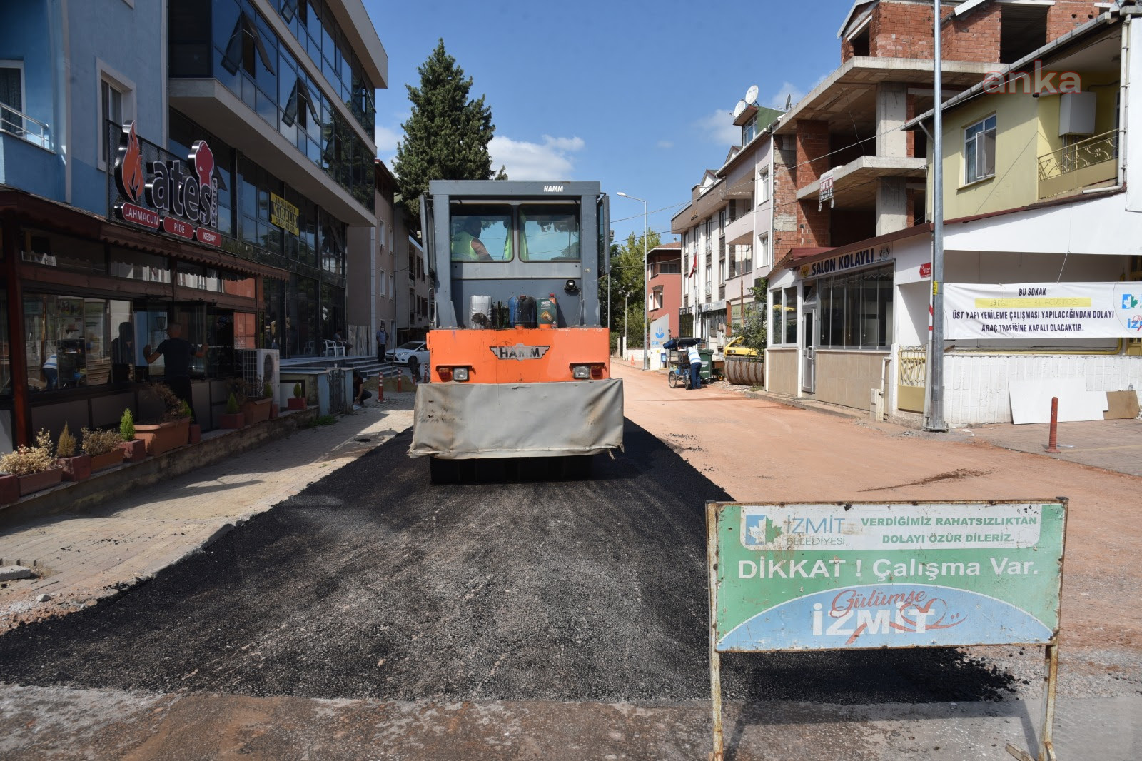 İZMİT BELEDİYESİ, YOL YENİLEME ÇALIŞMALARINI SÜRDÜRÜYOR
