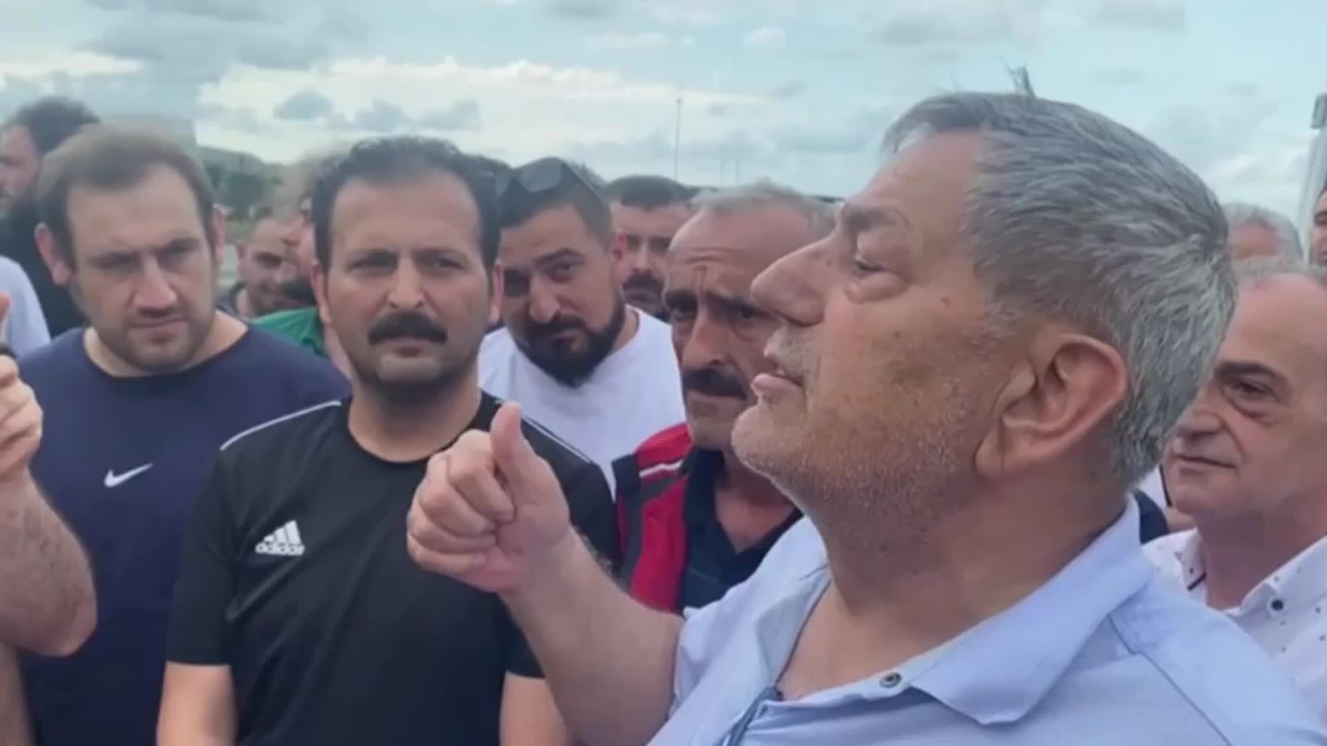 TAHSİN OCAKLI’DAN KADRO TALEP EDEN ÇAYKUR İŞÇİLERİNE DESTEK: "İŞÇİLERİMİZİN HAKLARINI VERİN”
