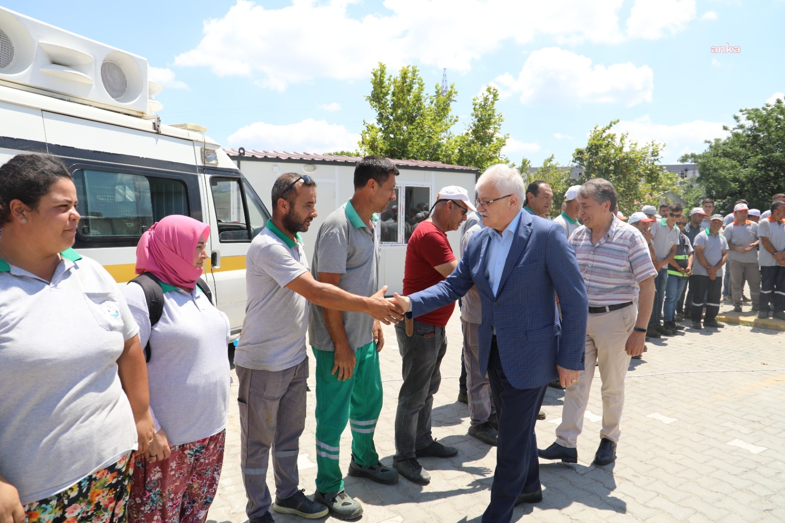 BURHANİYE BELEDİYE BAŞKAN DEVECİLER, PERSONELLE BAYRAMLAŞTI